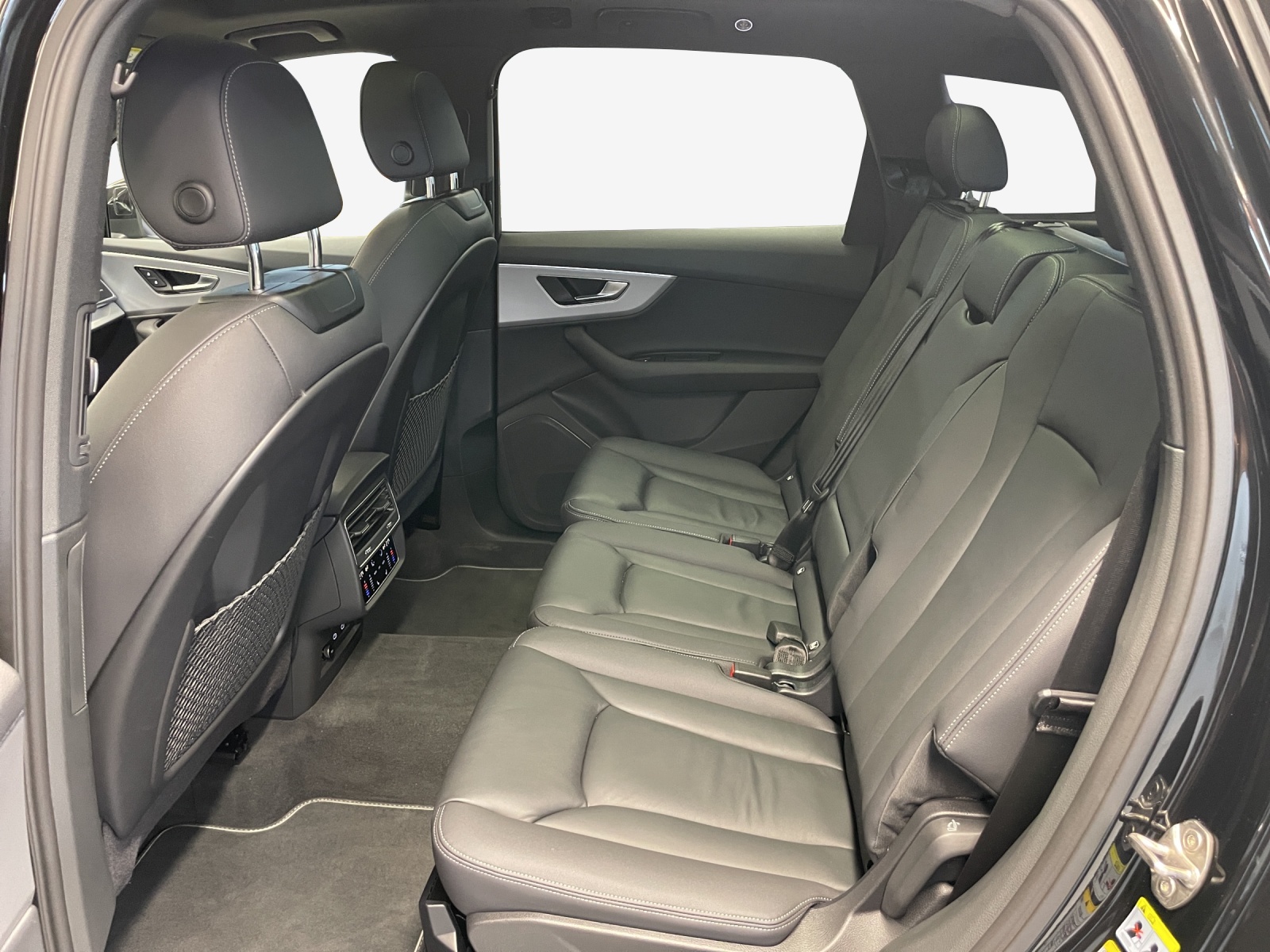 AUDI Q7 50 TDI quattro S Line tiptronic-image-11