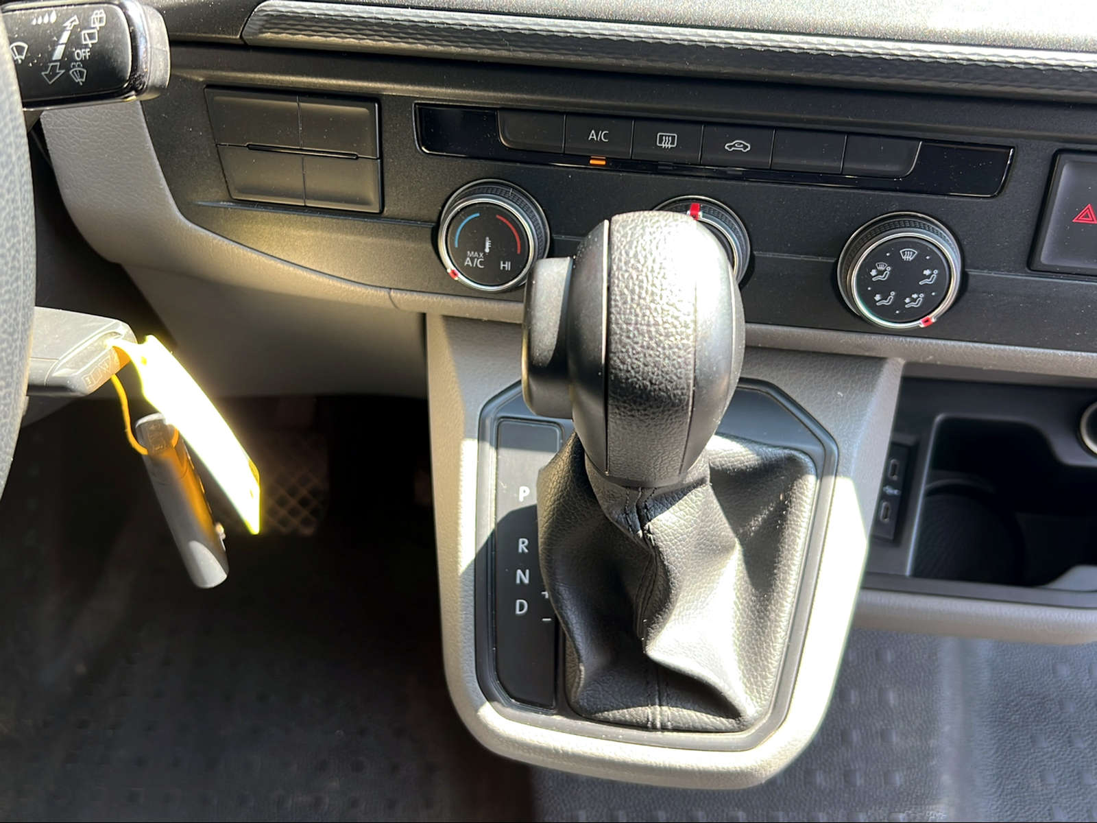 VW T6.1 2.0 TDI DSG-image-11