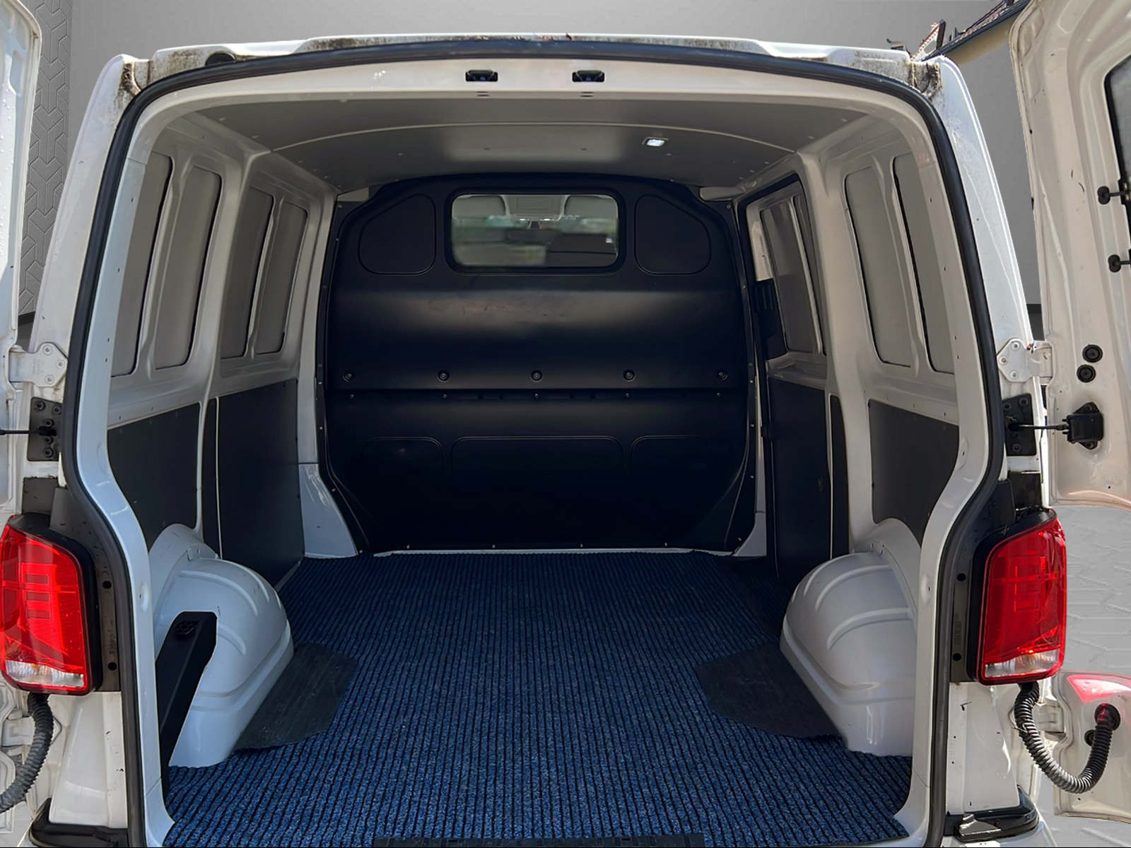 VW T6.1 2.0 TDI DSG-image-13