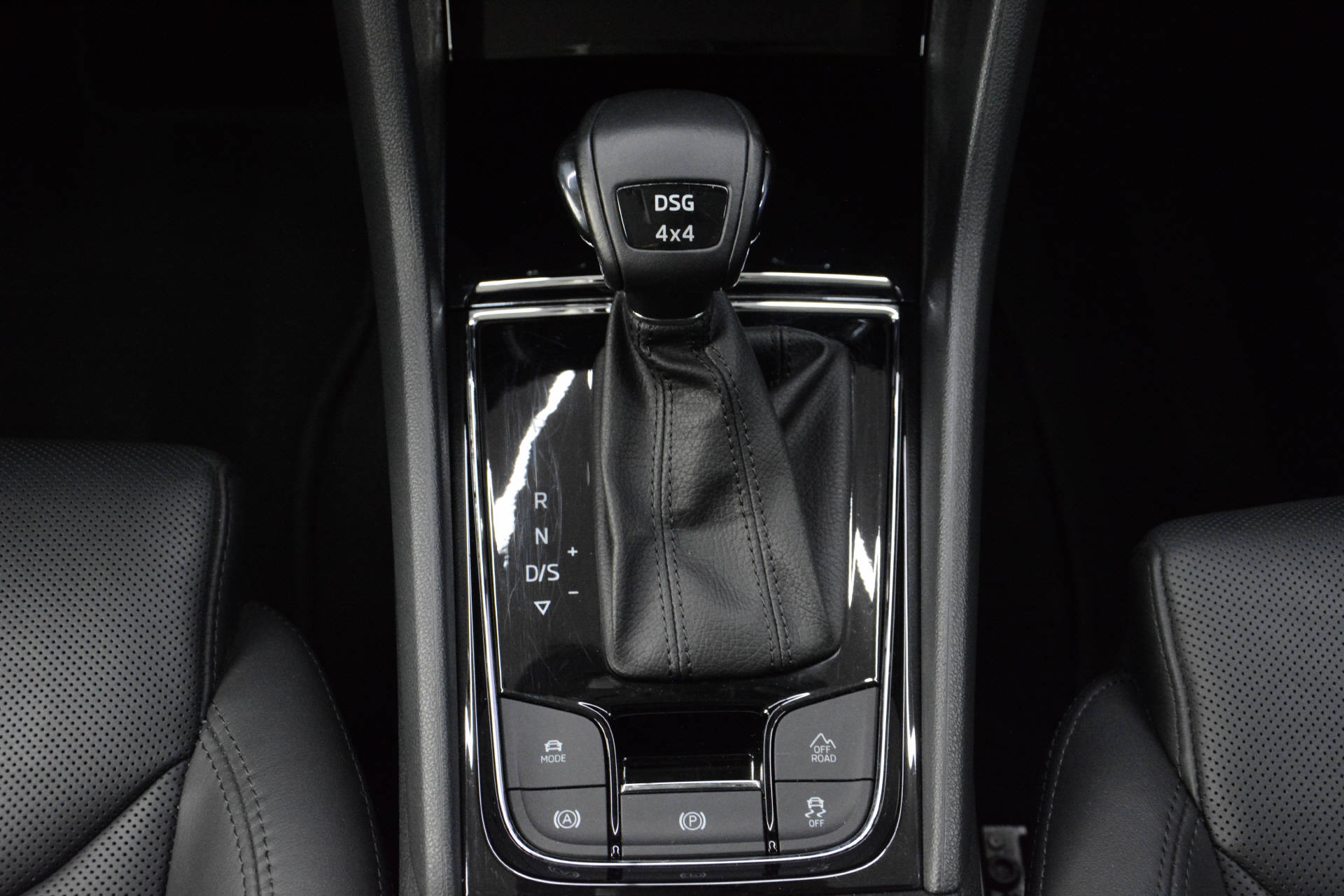 SKODA Kodiaq 2.0 TSI L & K DSG-image-16