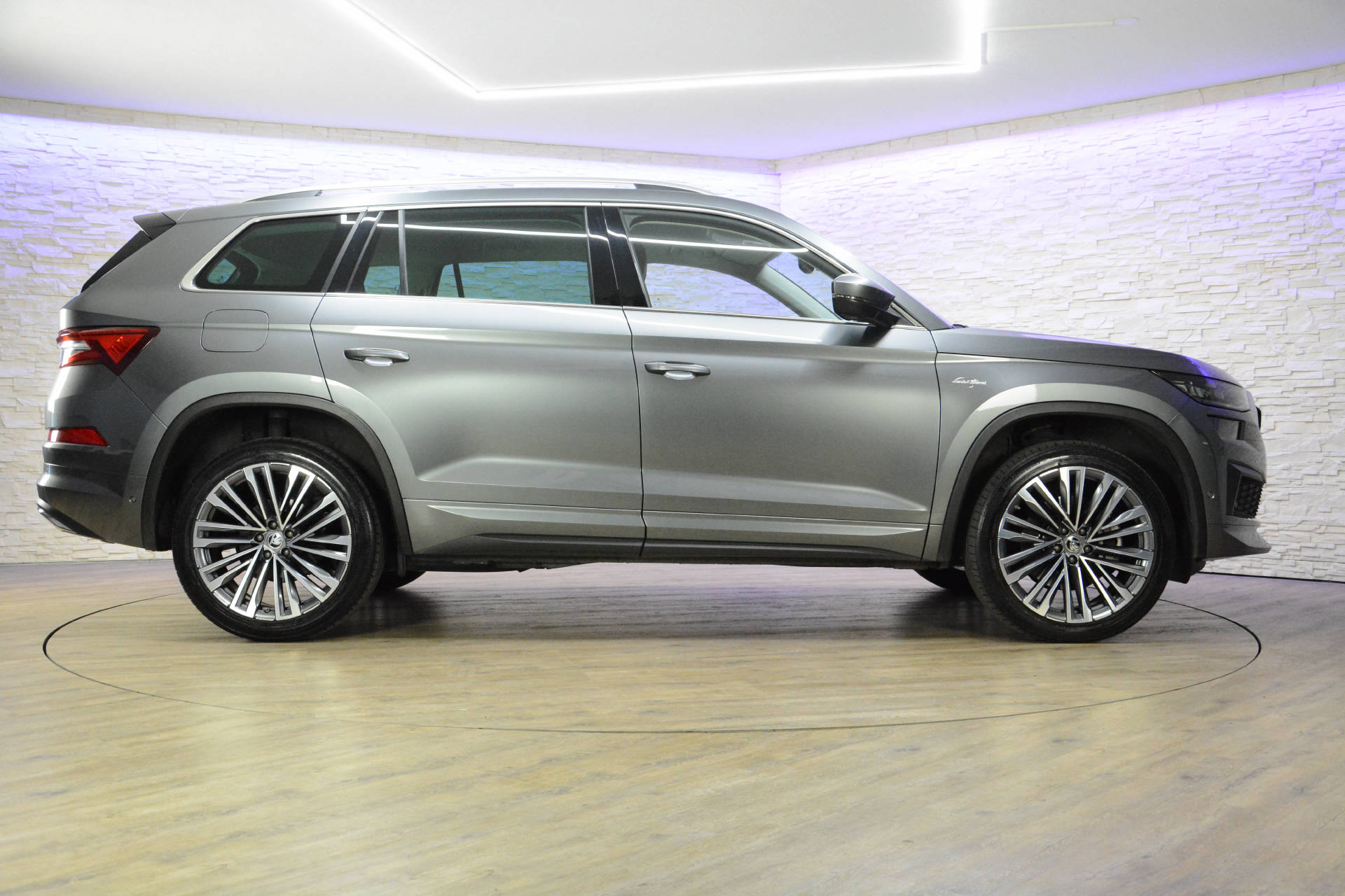 SKODA Kodiaq 2.0 TSI L & K DSG-image-3
