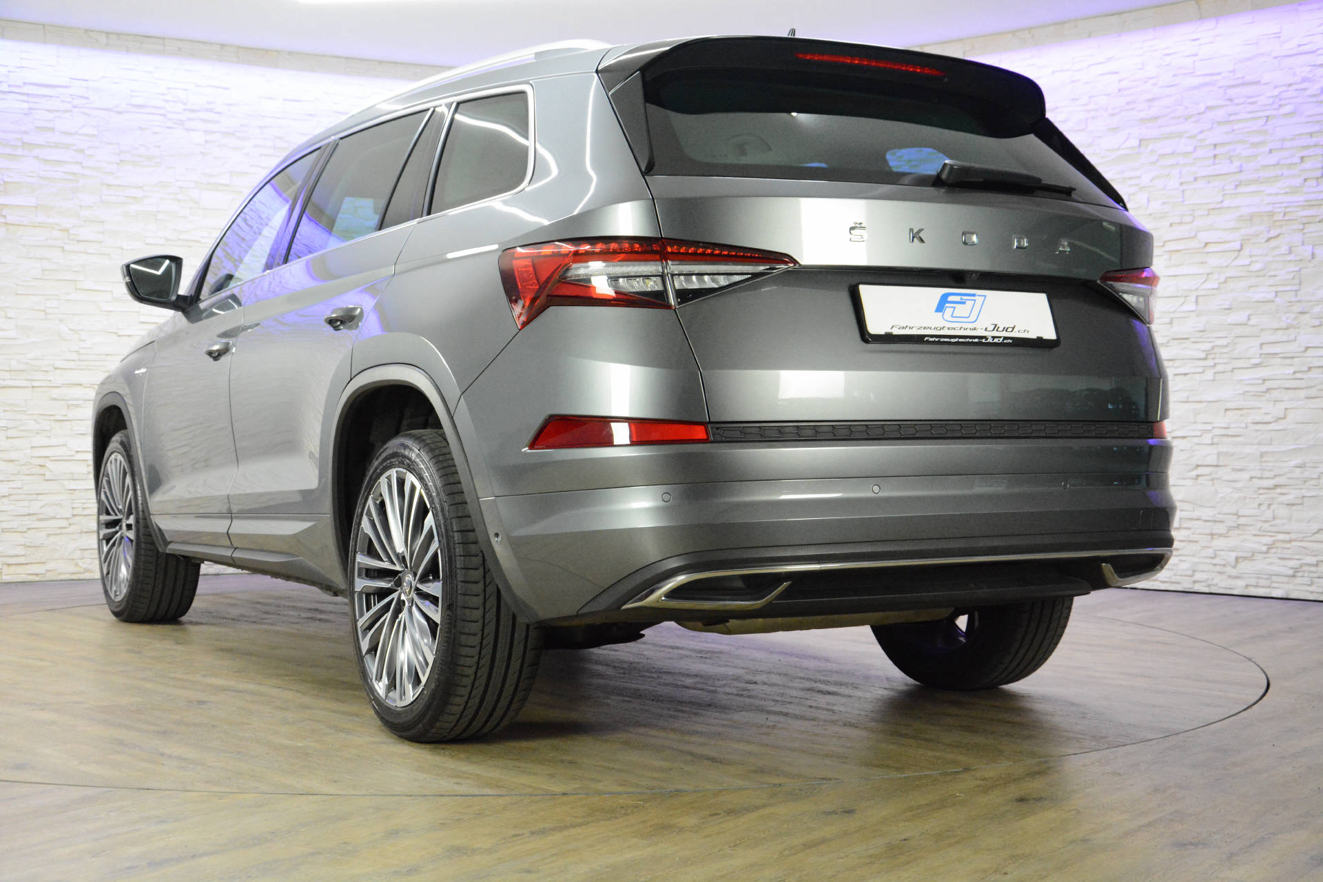 SKODA Kodiaq 2.0 TSI L & K DSG-image-5