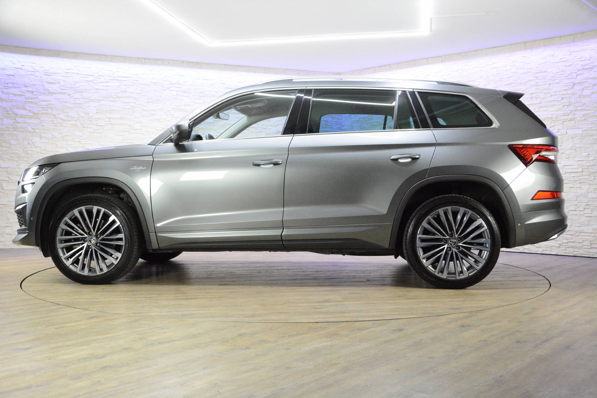 SKODA Kodiaq 2.0 TSI L & K DSG-image-2
