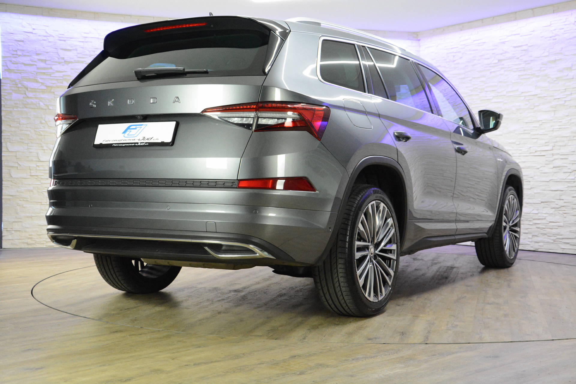 SKODA Kodiaq 2.0 TSI L & K DSG-image-4