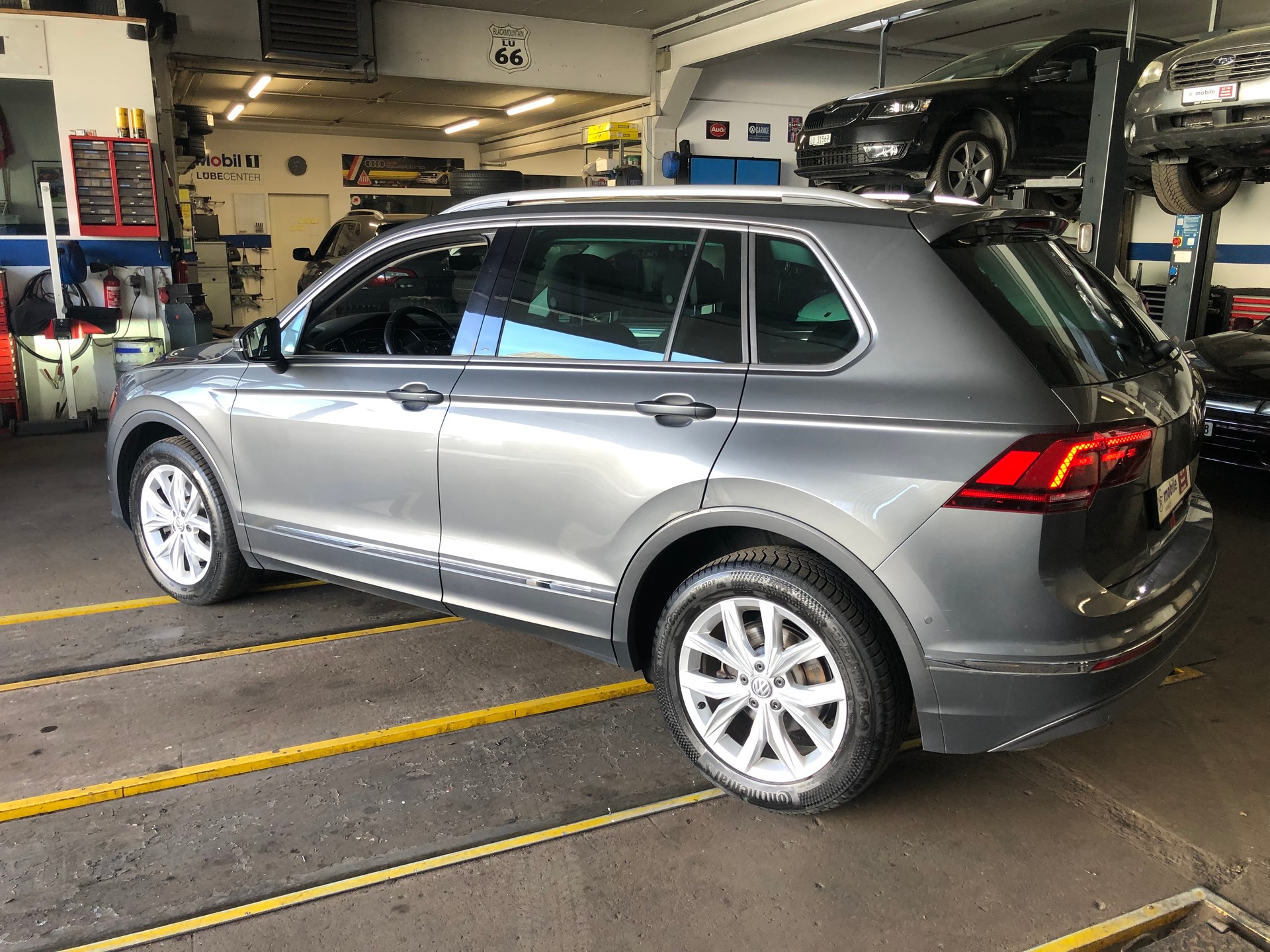 VW Tiguan 2.0TSI Comfortline 4Motion DSG-image-3