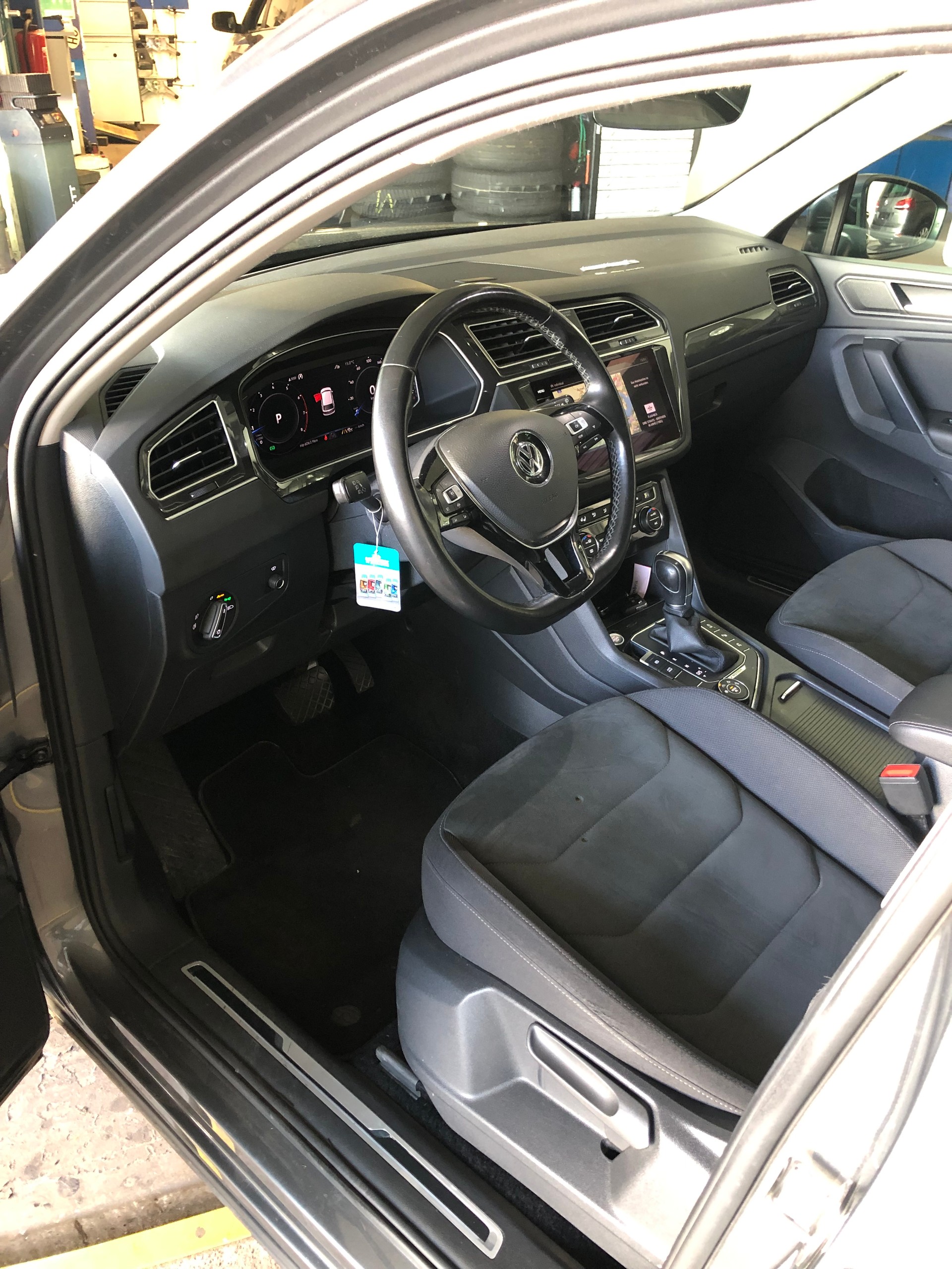 VW Tiguan 2.0TSI Comfortline 4Motion DSG-image-5