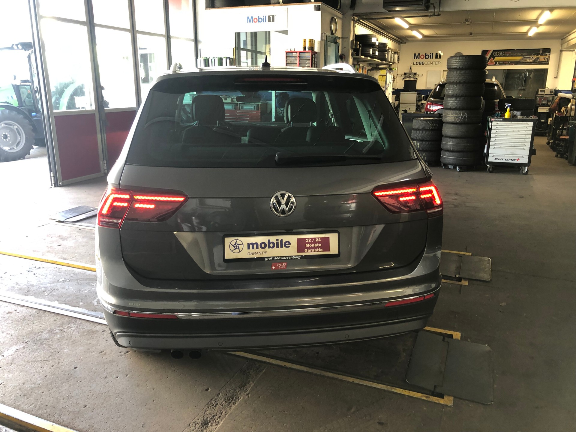 VW Tiguan 2.0TSI Comfortline 4Motion DSG-image-2