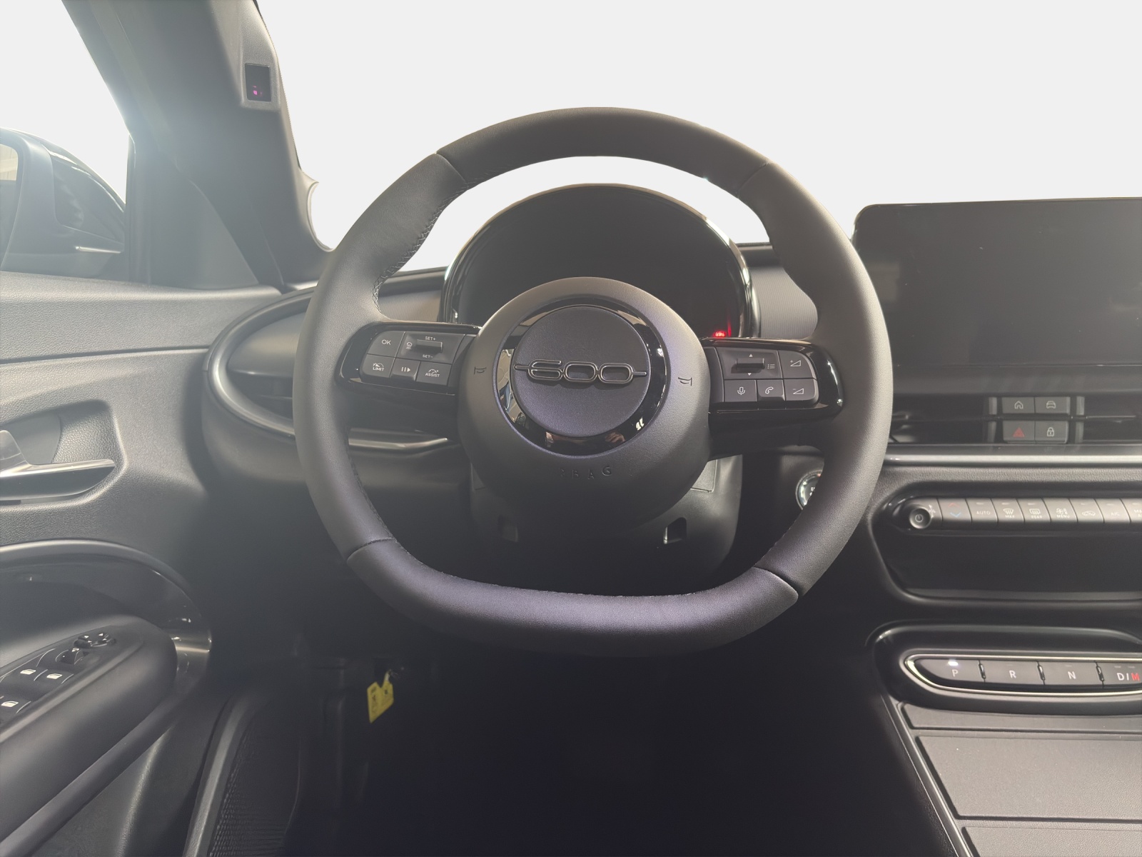 FIAT 600 1.2/136 Hybrid 145 Sport-image-12