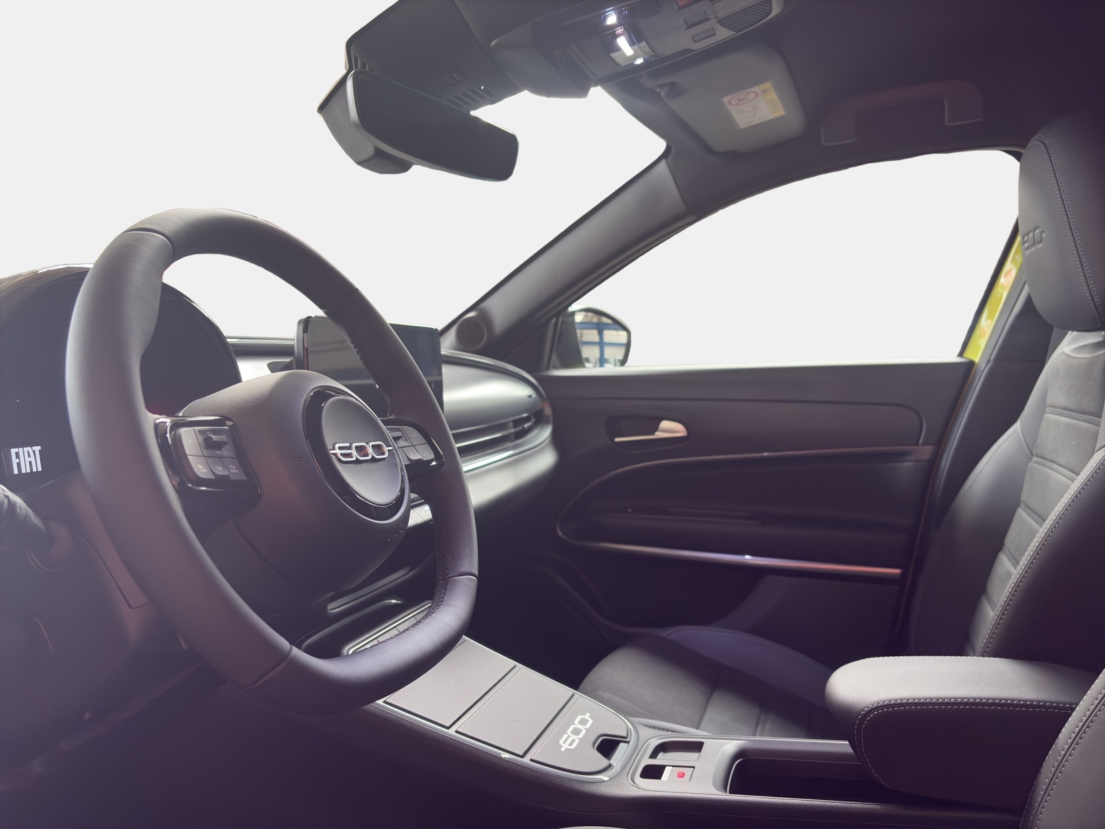 FIAT 600 1.2/136 Hybrid 145 Sport-image-9