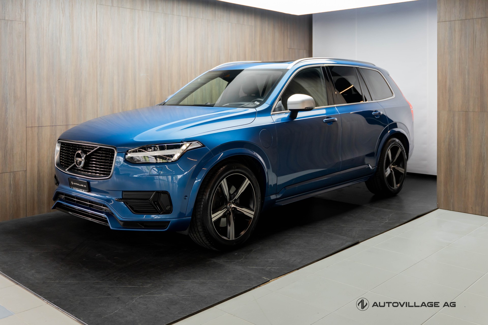 VOLVO XC90 T8 AWD R-Design Geartronic-image-0