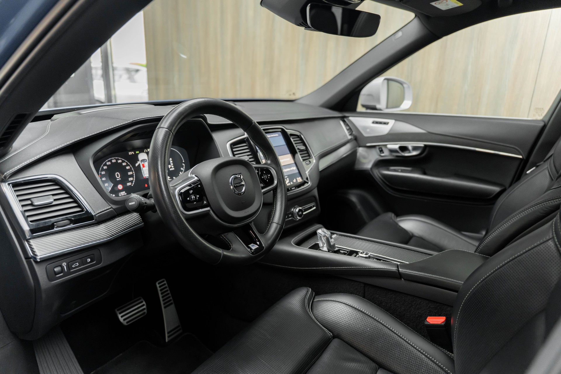VOLVO XC90 T8 AWD R-Design Geartronic-image-3