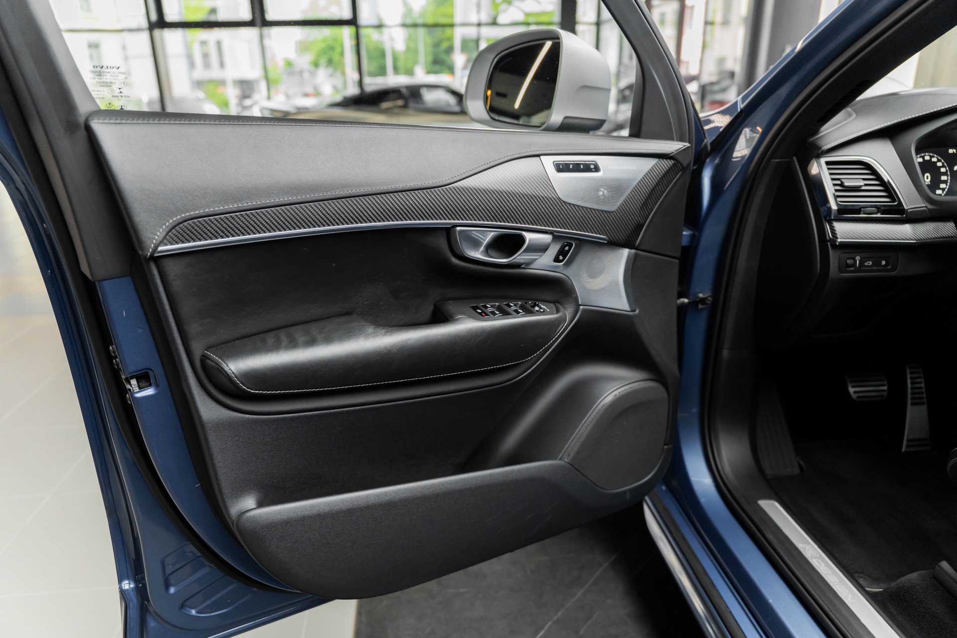 VOLVO XC90 T8 AWD R-Design Geartronic-image-20