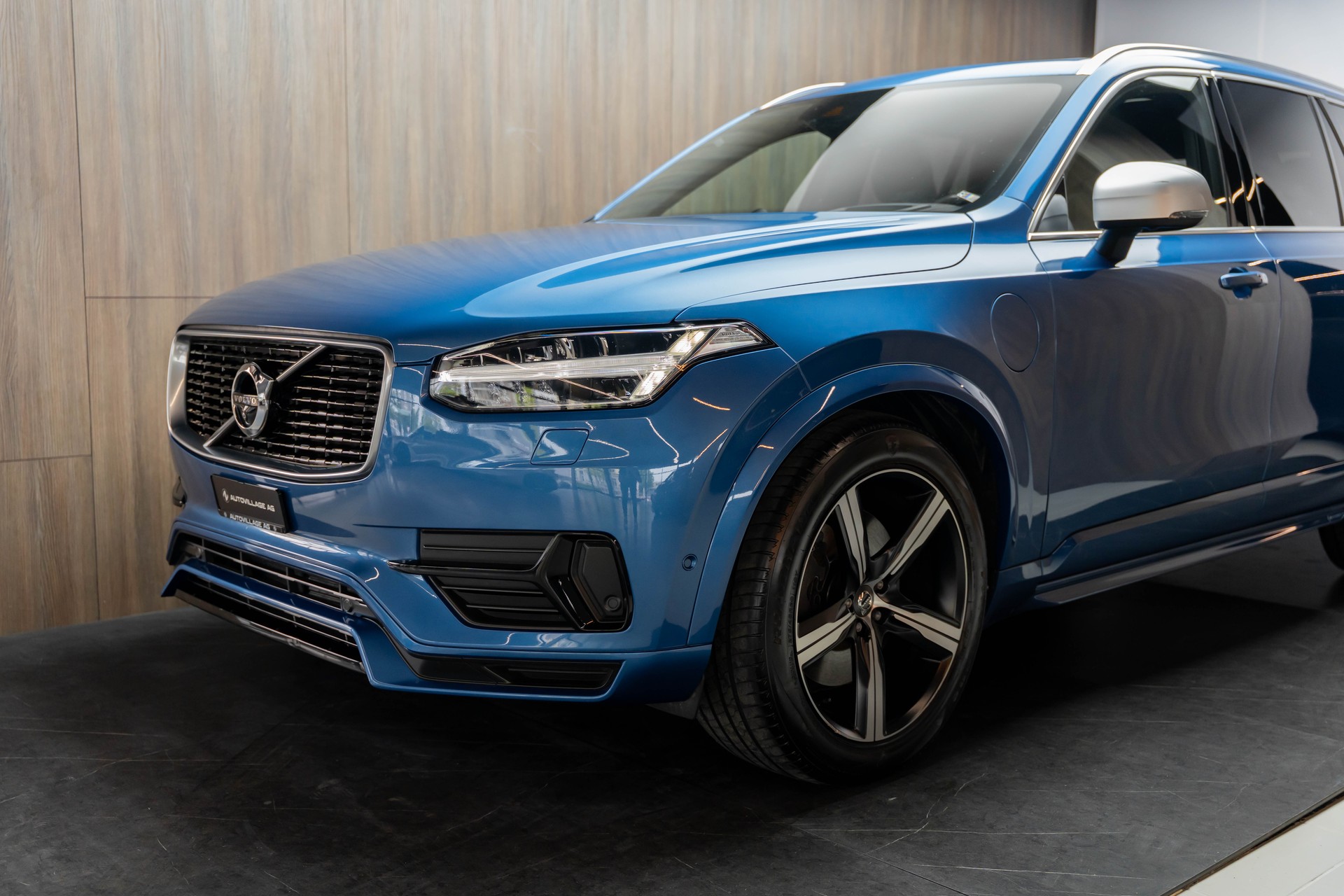 VOLVO XC90 T8 AWD R-Design Geartronic-image-24