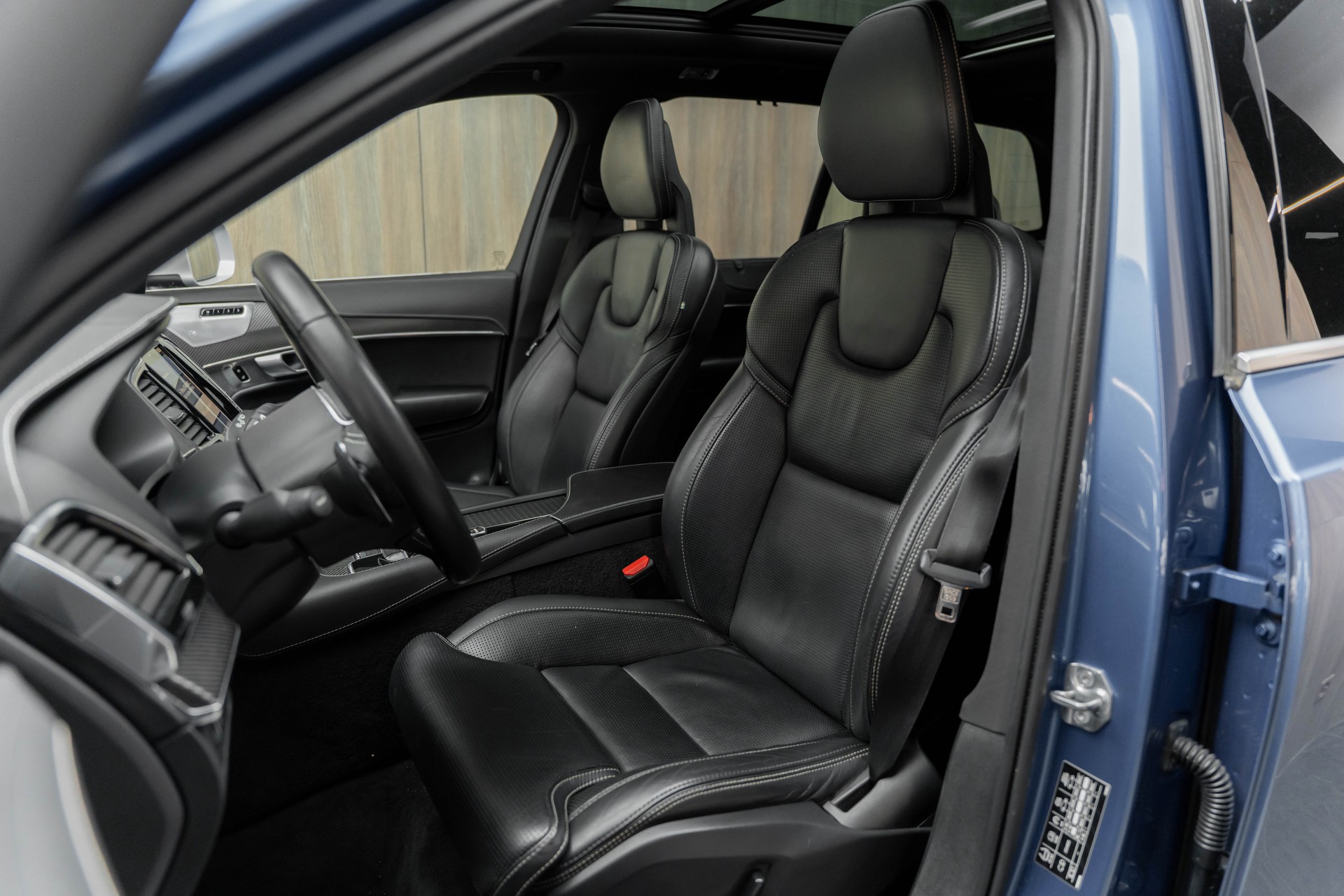 VOLVO XC90 T8 AWD R-Design Geartronic-image-5