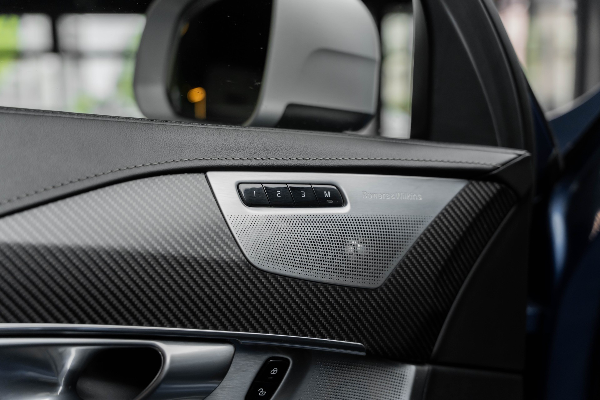 VOLVO XC90 T8 AWD R-Design Geartronic-image-21