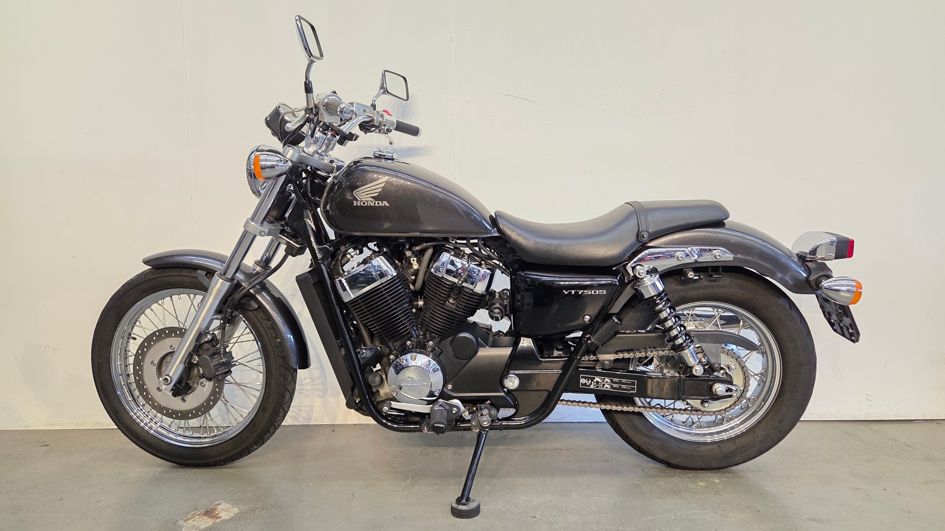 HONDA VT 750 CS Shadow S-showroom-element-1