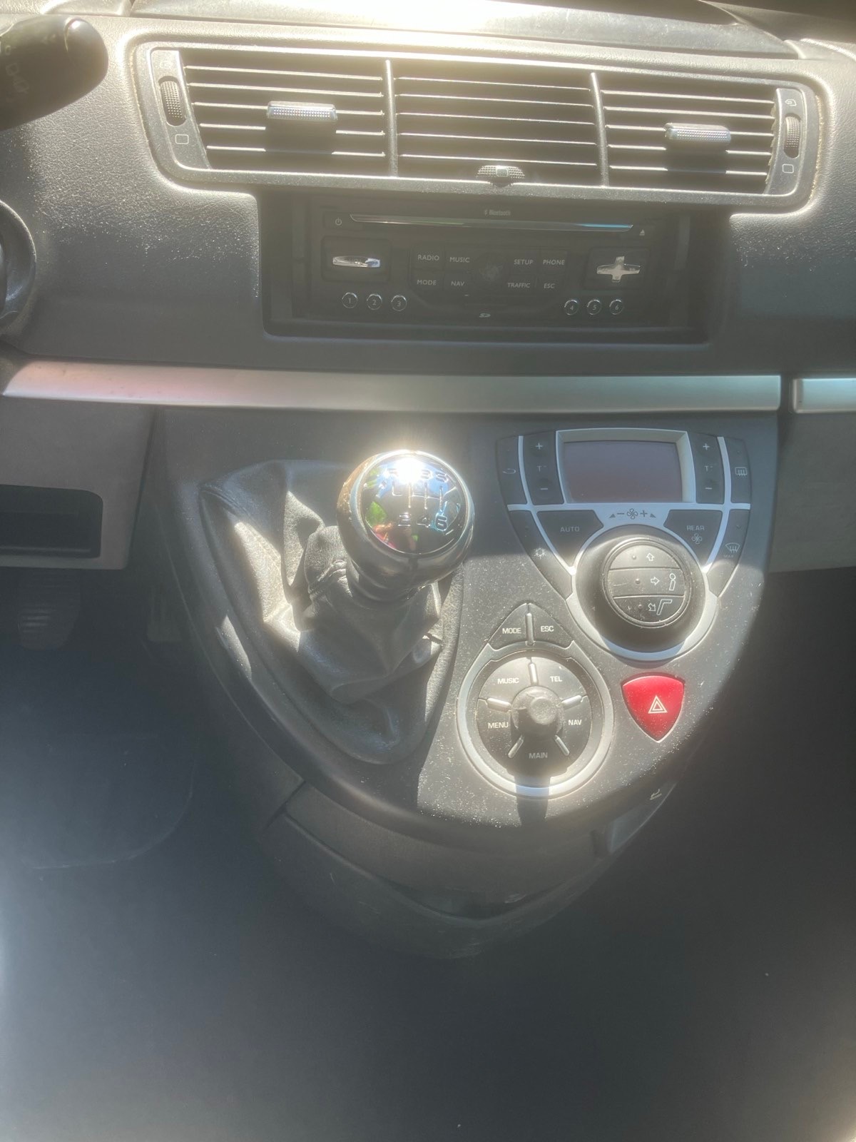 PEUGEOT 807 2.0 16V HDi Family+-image-6