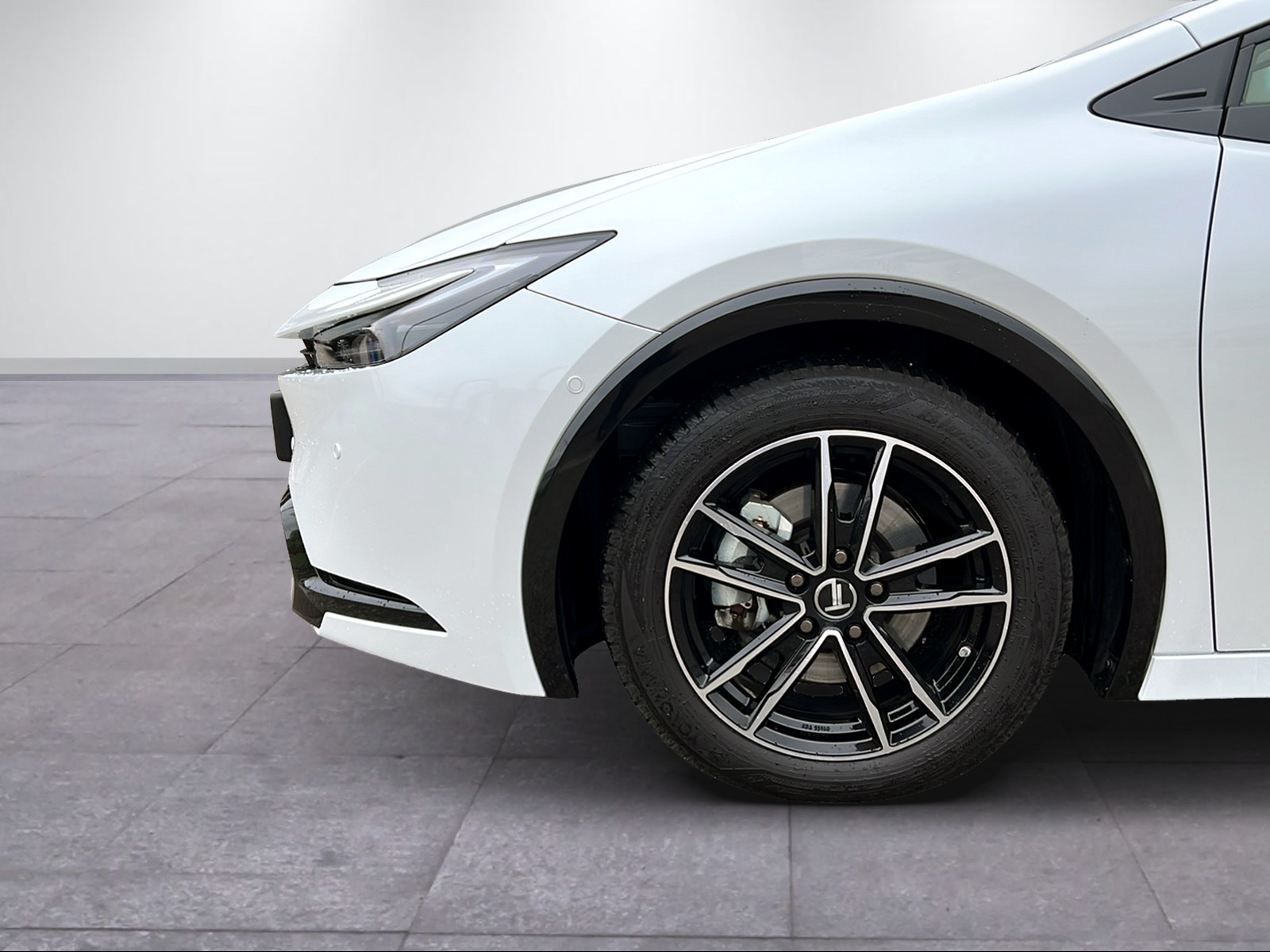 TOYOTA Prius 2.0 Plug-In-Hybrid Premium-image-2