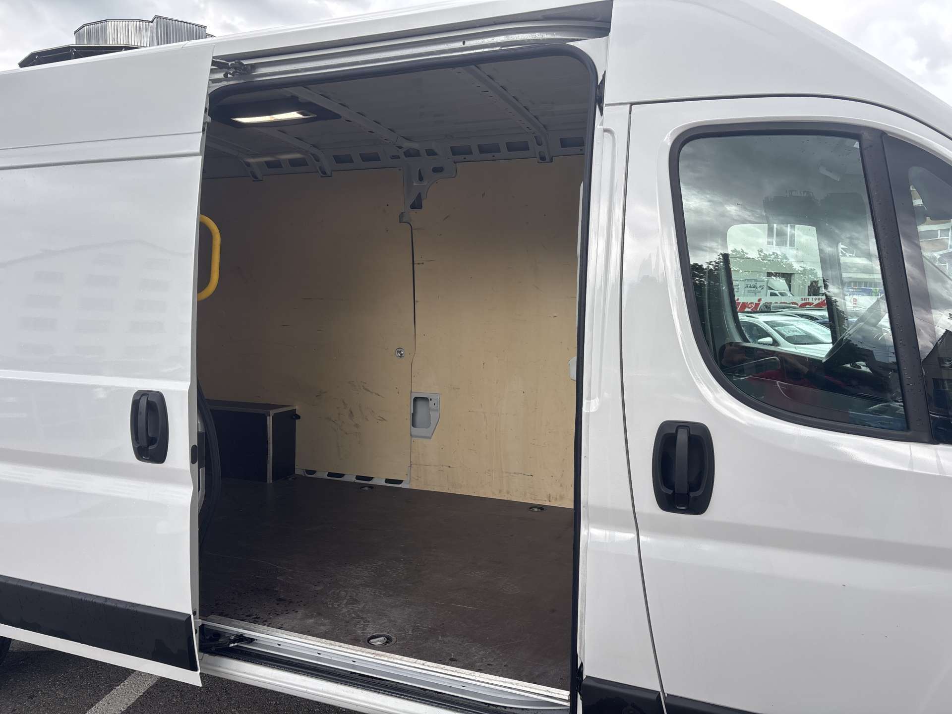 PEUGEOT Boxer 2.2 HDI 435 L4H2 EAT-Automat-image-6
