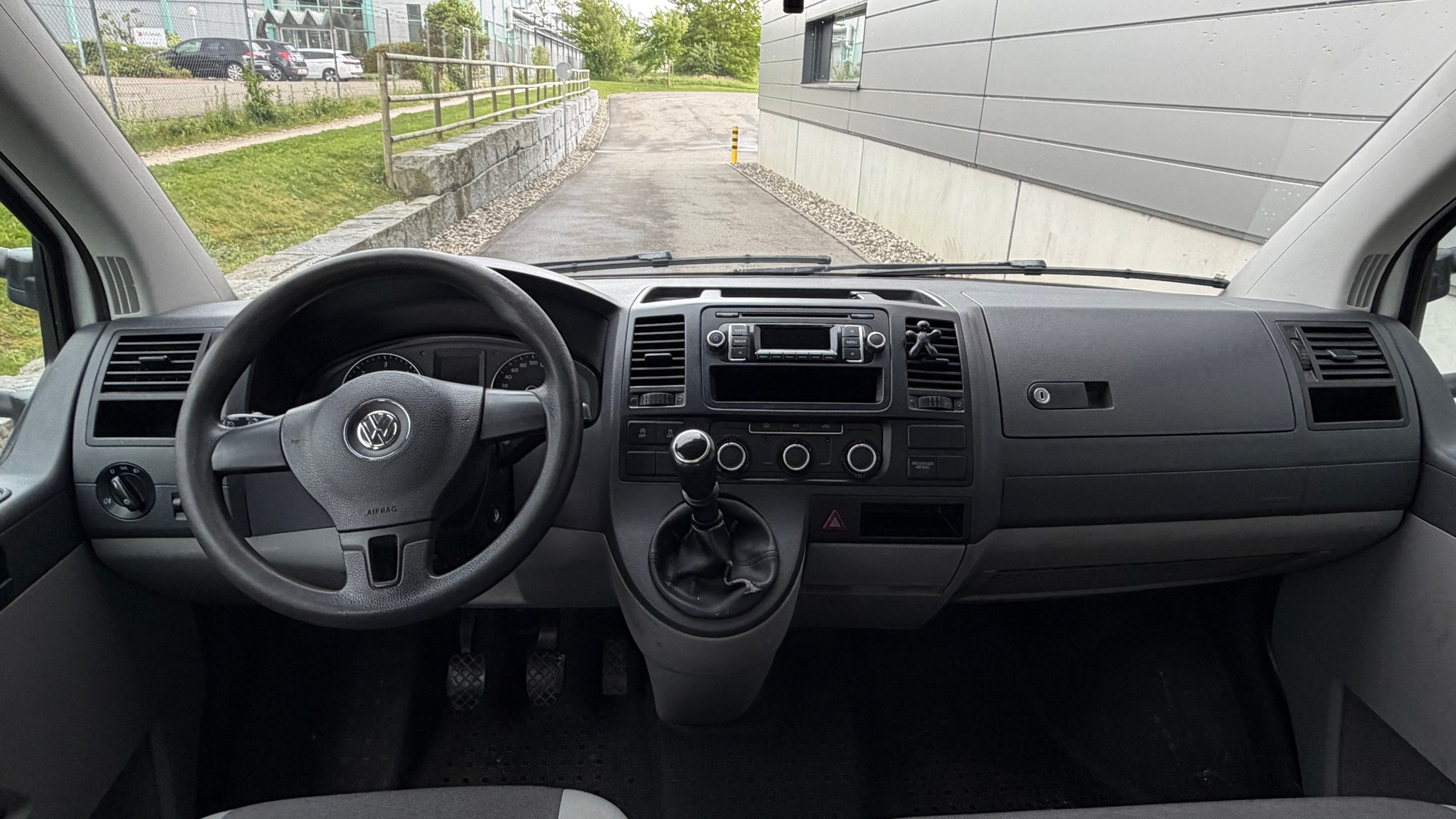 VW T5 2.0 TDI 4Motion **AHK / 4x4 / MFK**-image-9