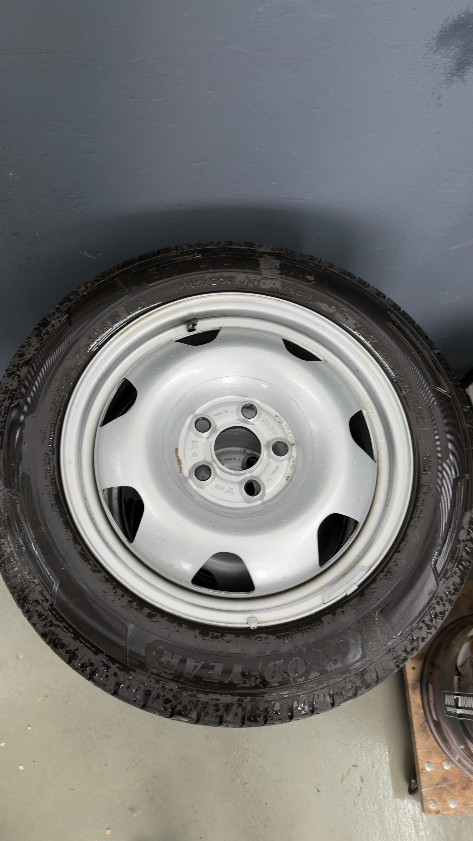 VW T5 2.0 TDI 4Motion **AHK / 4x4 / MFK**-image-11