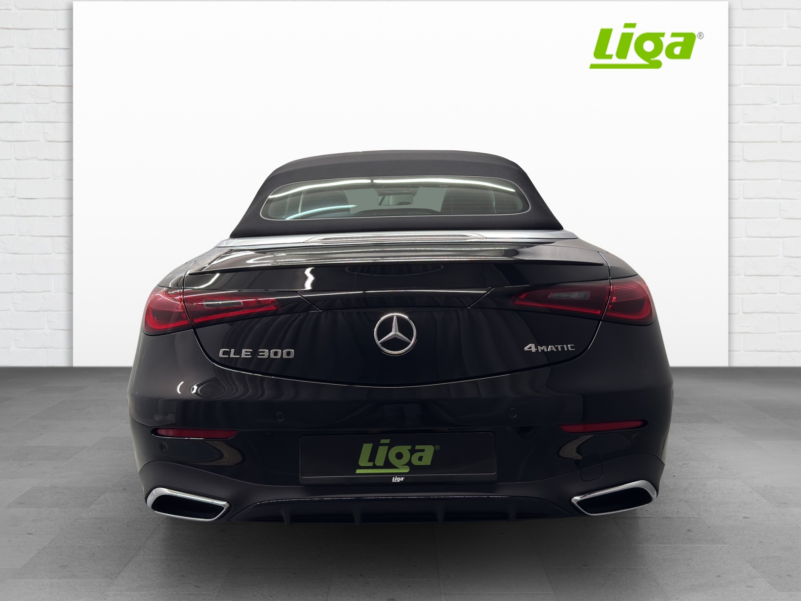 MERCEDES-BENZ CLE 300 AMG Line 4Matic Cabriolet-image-4