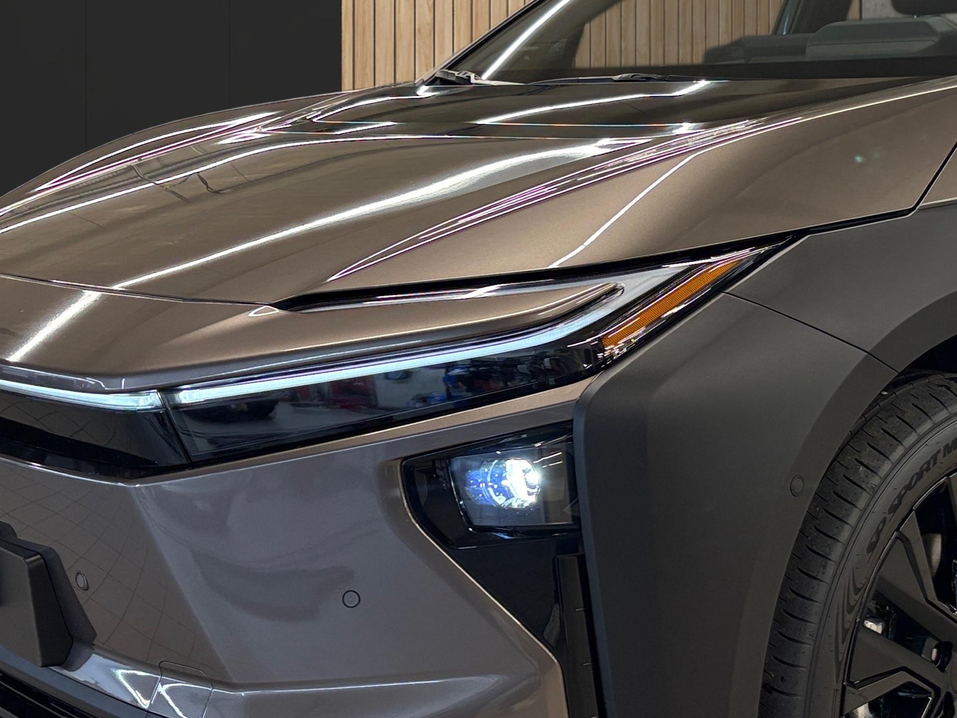 TOYOTA bZ4X Touring Premium 73,1 kWh AWD-image-8