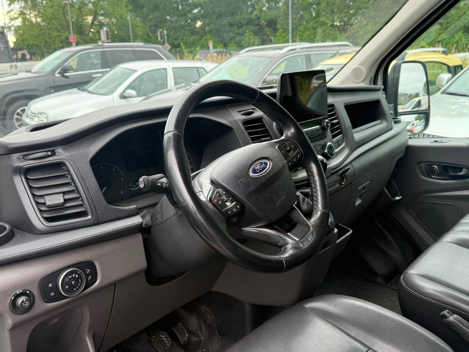 FORD Transit Van 350 L2 Limited 2.0 TDCi 130 HEV1 FWD-image-10