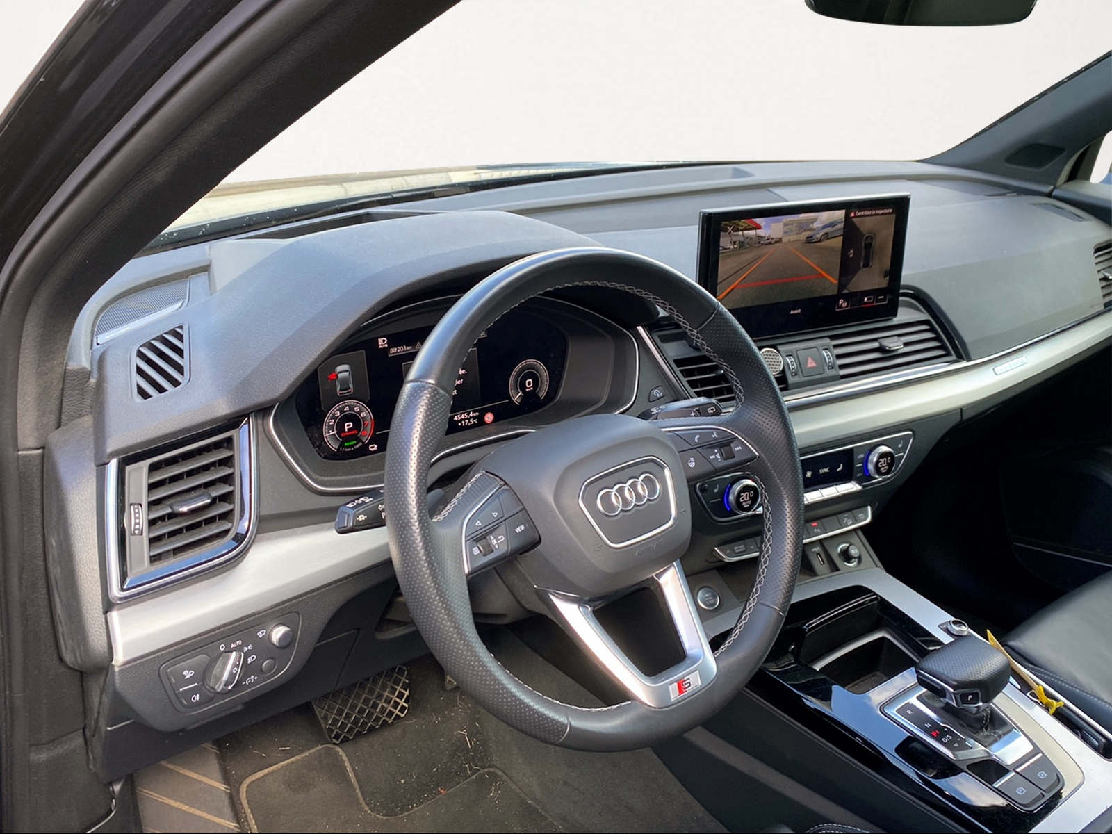 AUDI Q5 Sportback 55 TFSI e PHEV S line quattro S-tronic-image-4