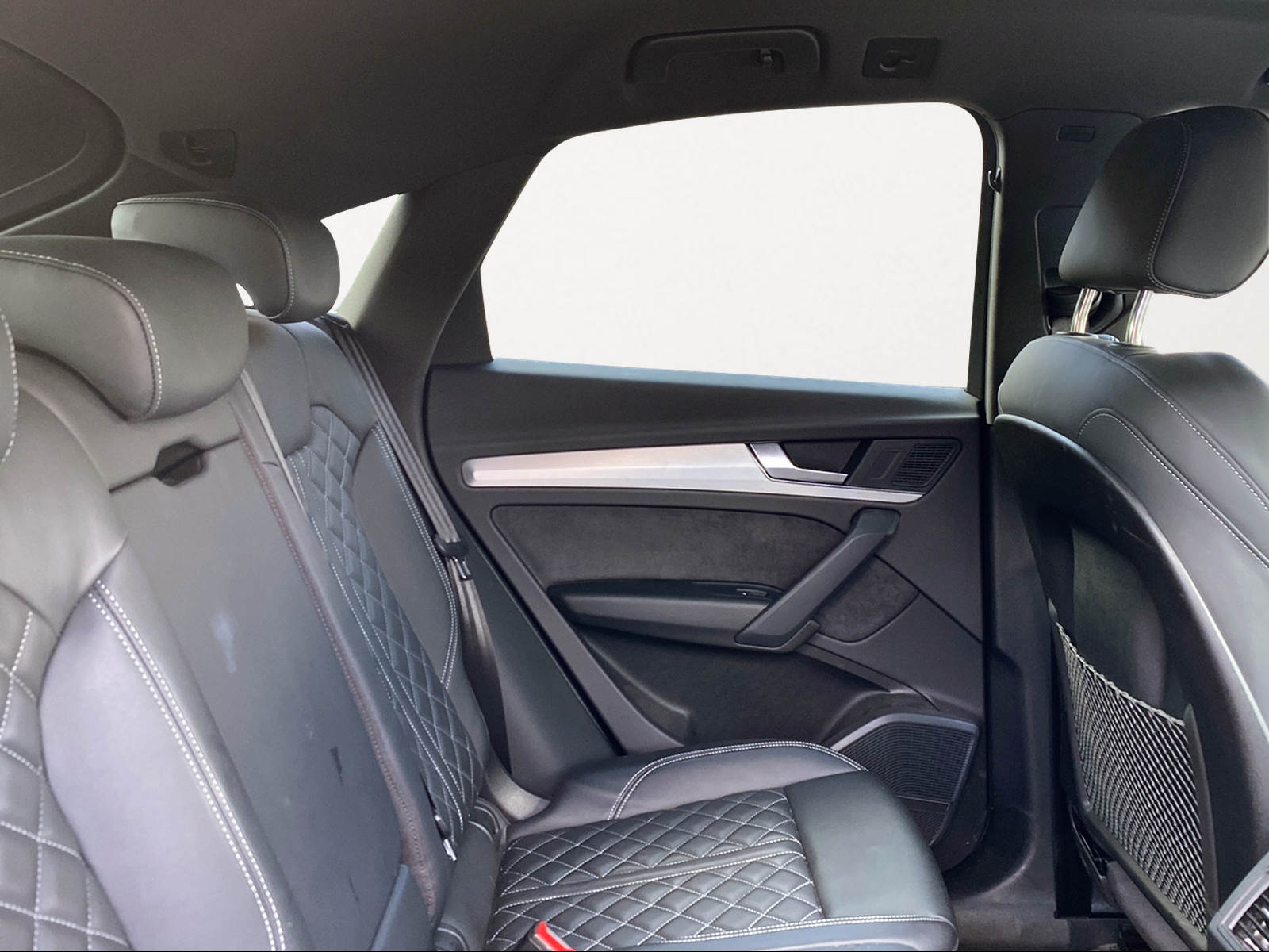 AUDI Q5 Sportback 55 TFSI e PHEV S line quattro S-tronic-image-2