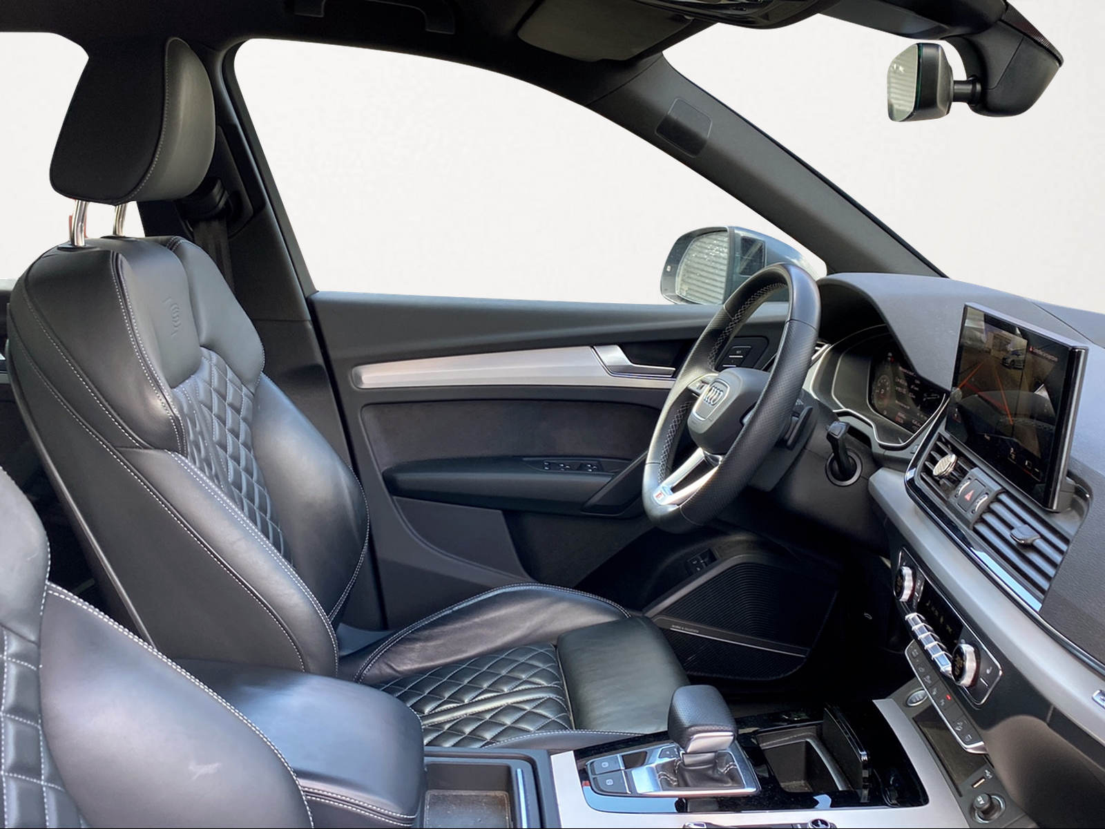 AUDI Q5 Sportback 55 TFSI e PHEV S line quattro S-tronic-image-3