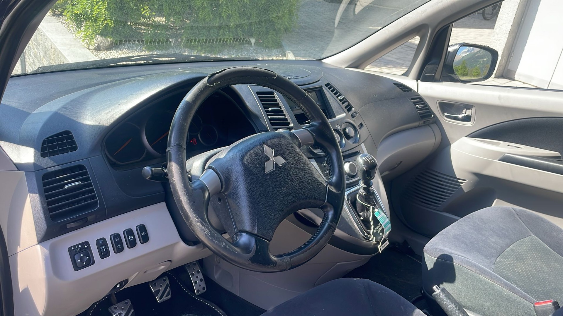 MITSUBISHI Grandis 2.0 16V DID Motion-image-4