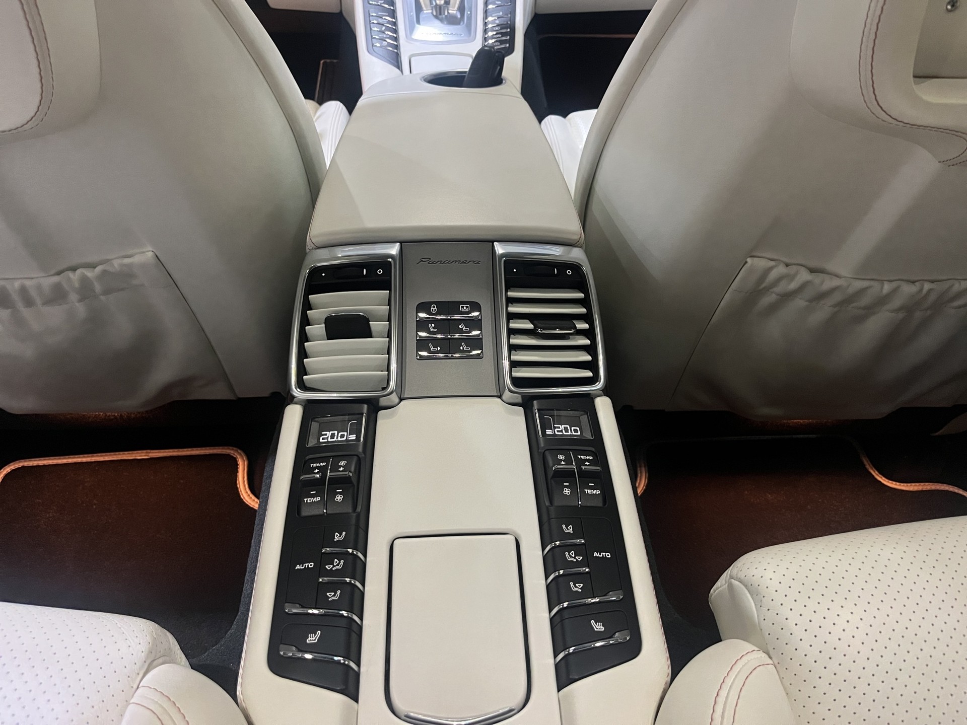 PORSCHE Panamera Turbo S 4.8 PDK-image-19
