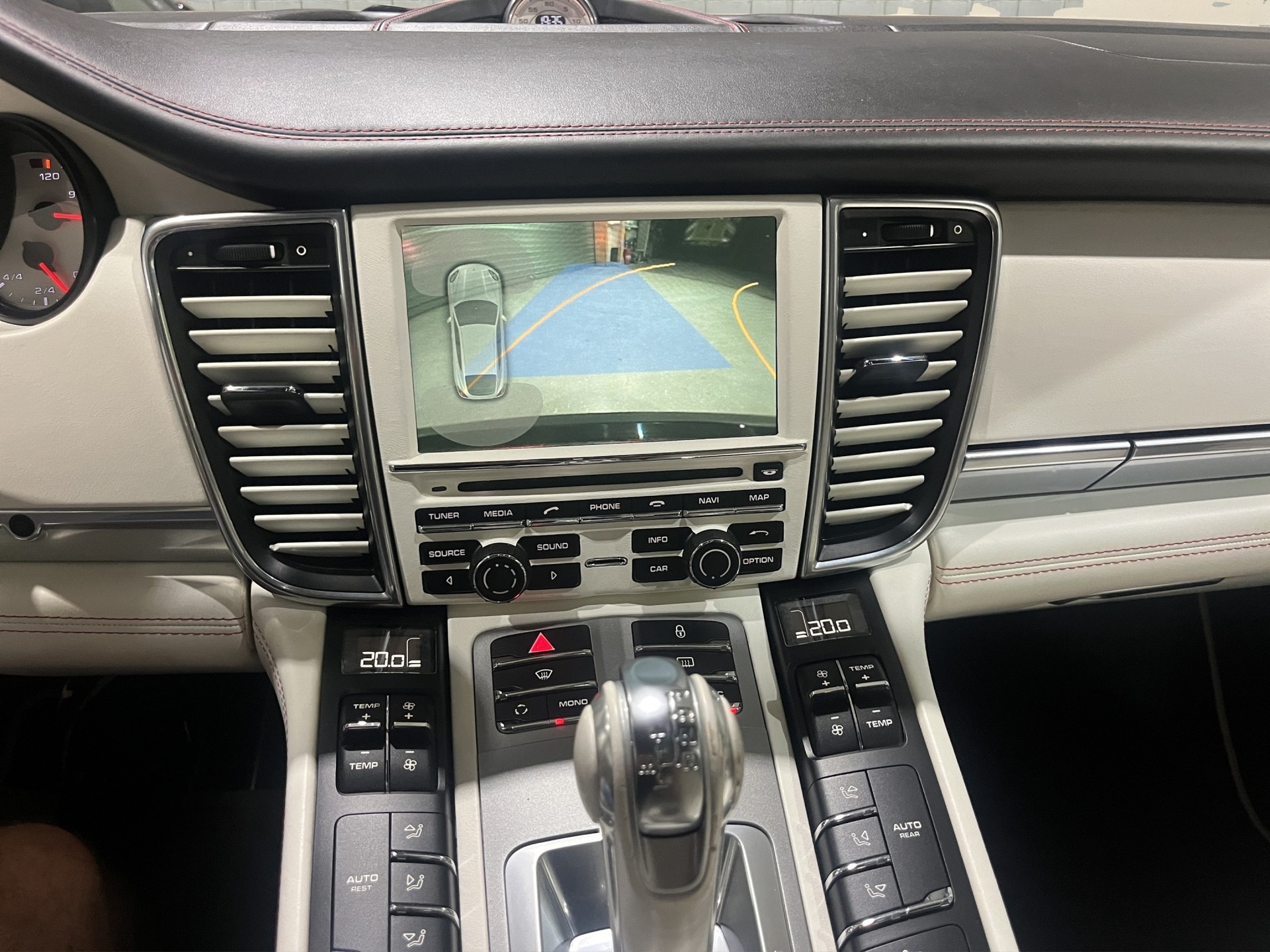 PORSCHE Panamera Turbo S 4.8 PDK-image-11