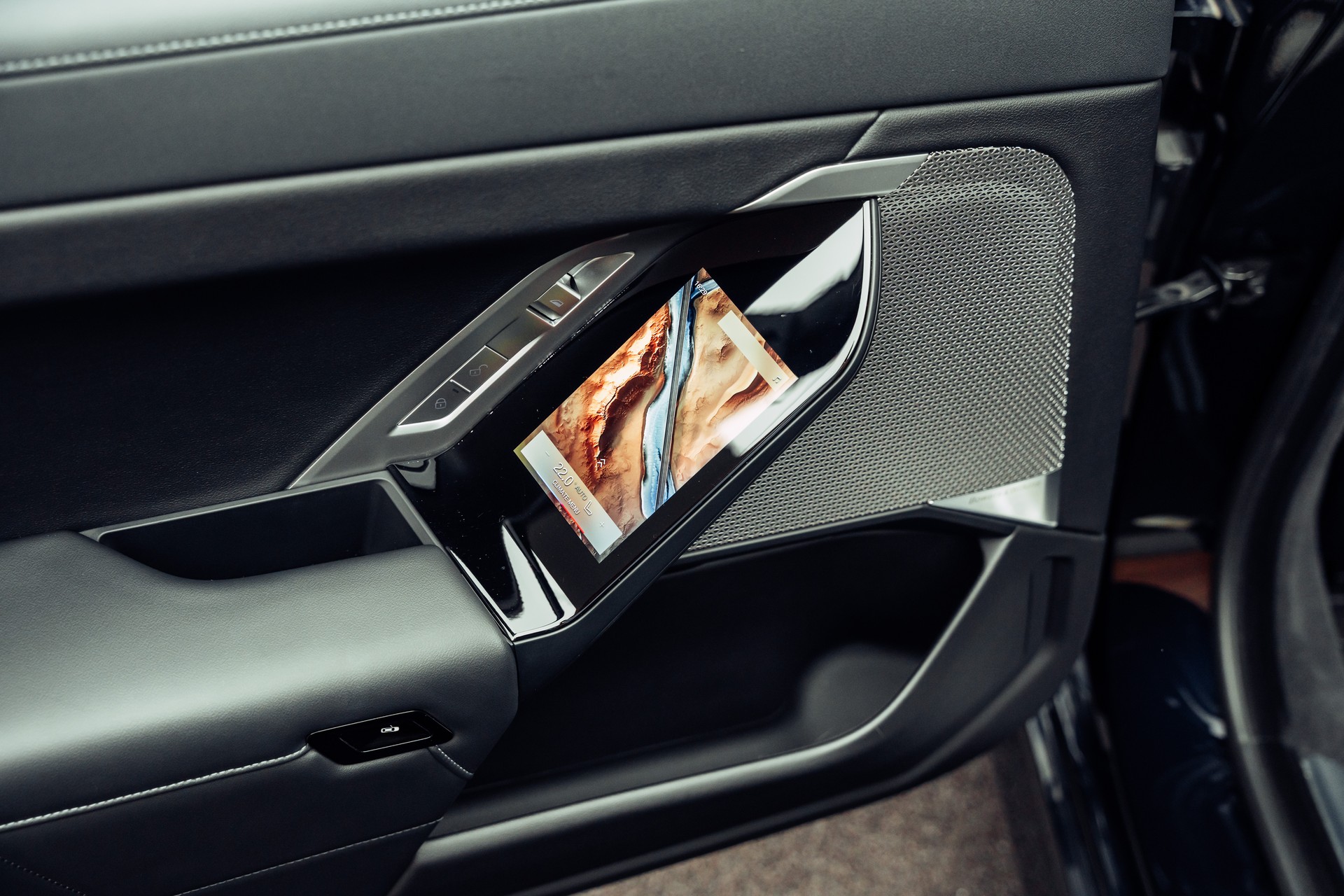 BMW 740d xDrive 48V M Sport Steptronic-image-15