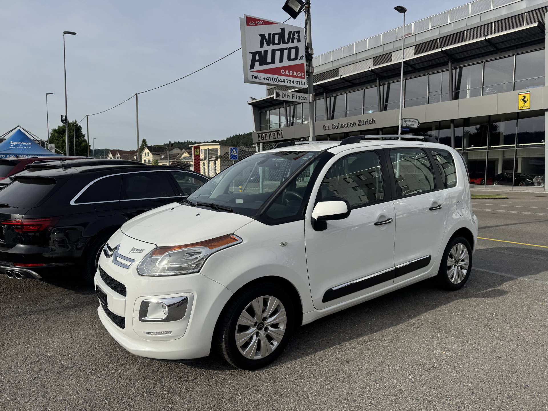 Car photo