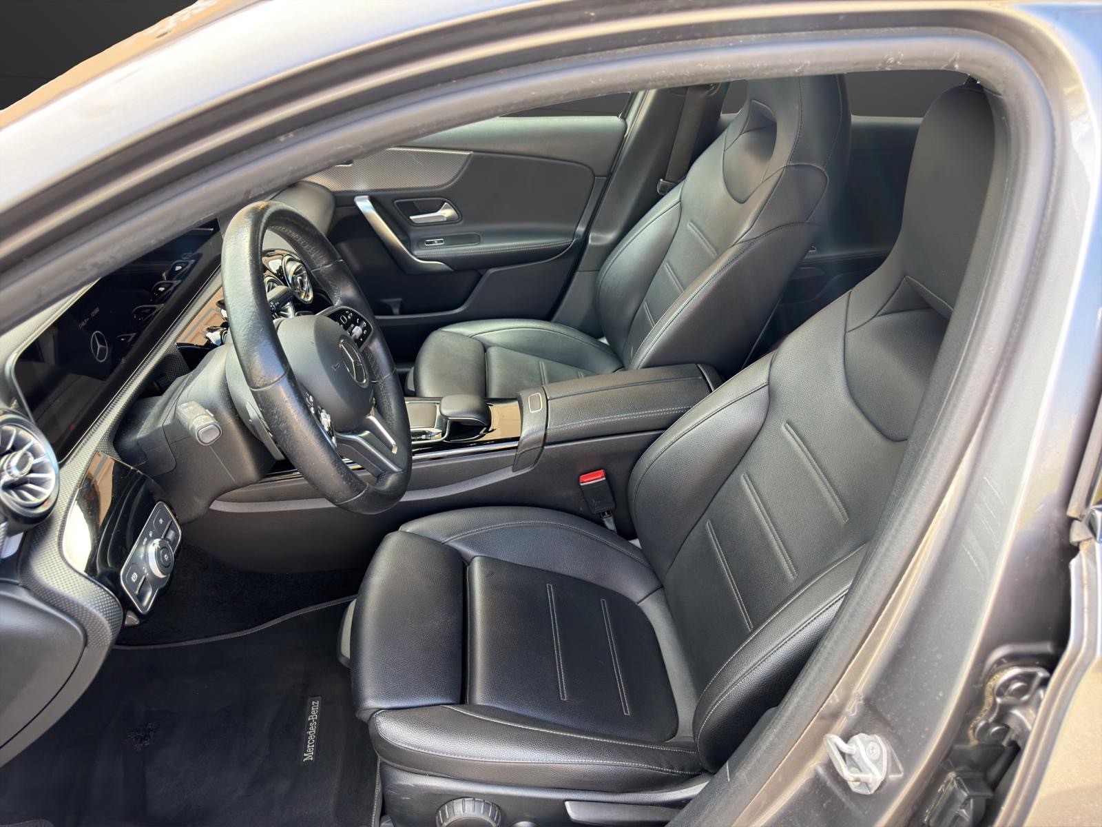MERCEDES-BENZ A 200 Progressive 7G-DCT-image-10