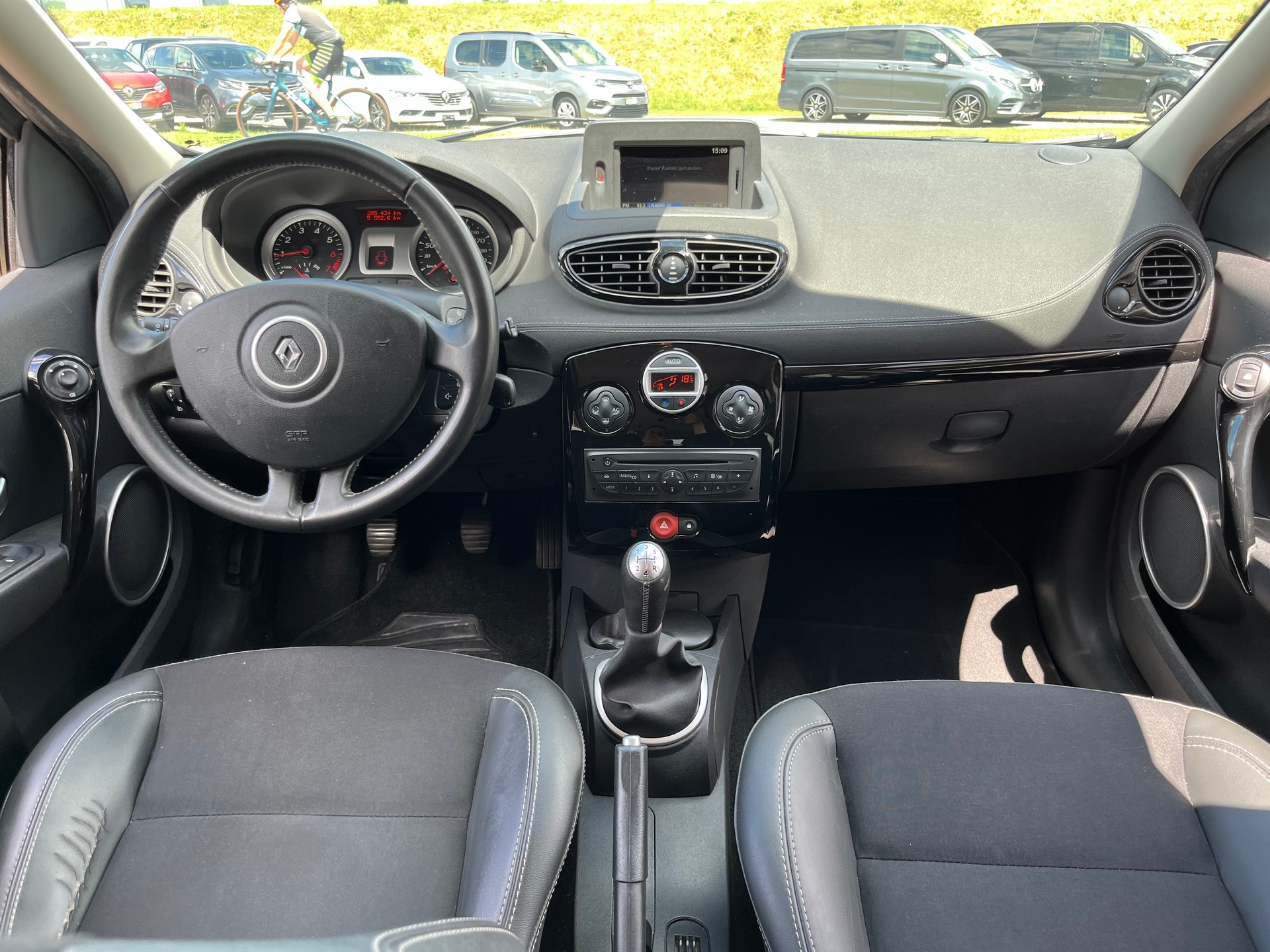 RENAULT Clio Grandtour 1.2 16V Turbo Night&Day+++FRISCH AB MFK+++-image-6