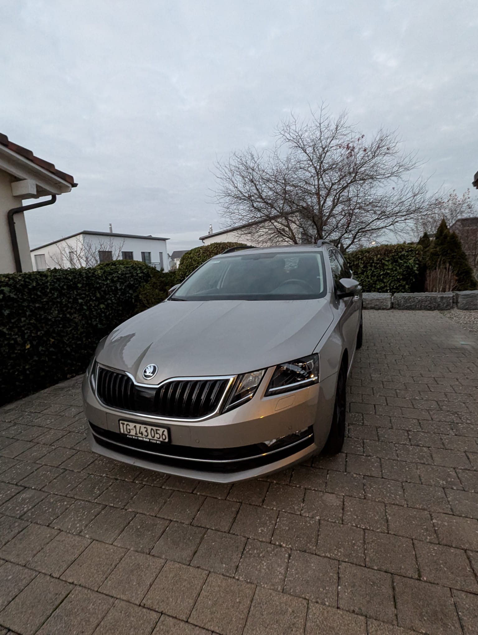 SKODA 1.8 TSI Style 4x4 DSG-image-0