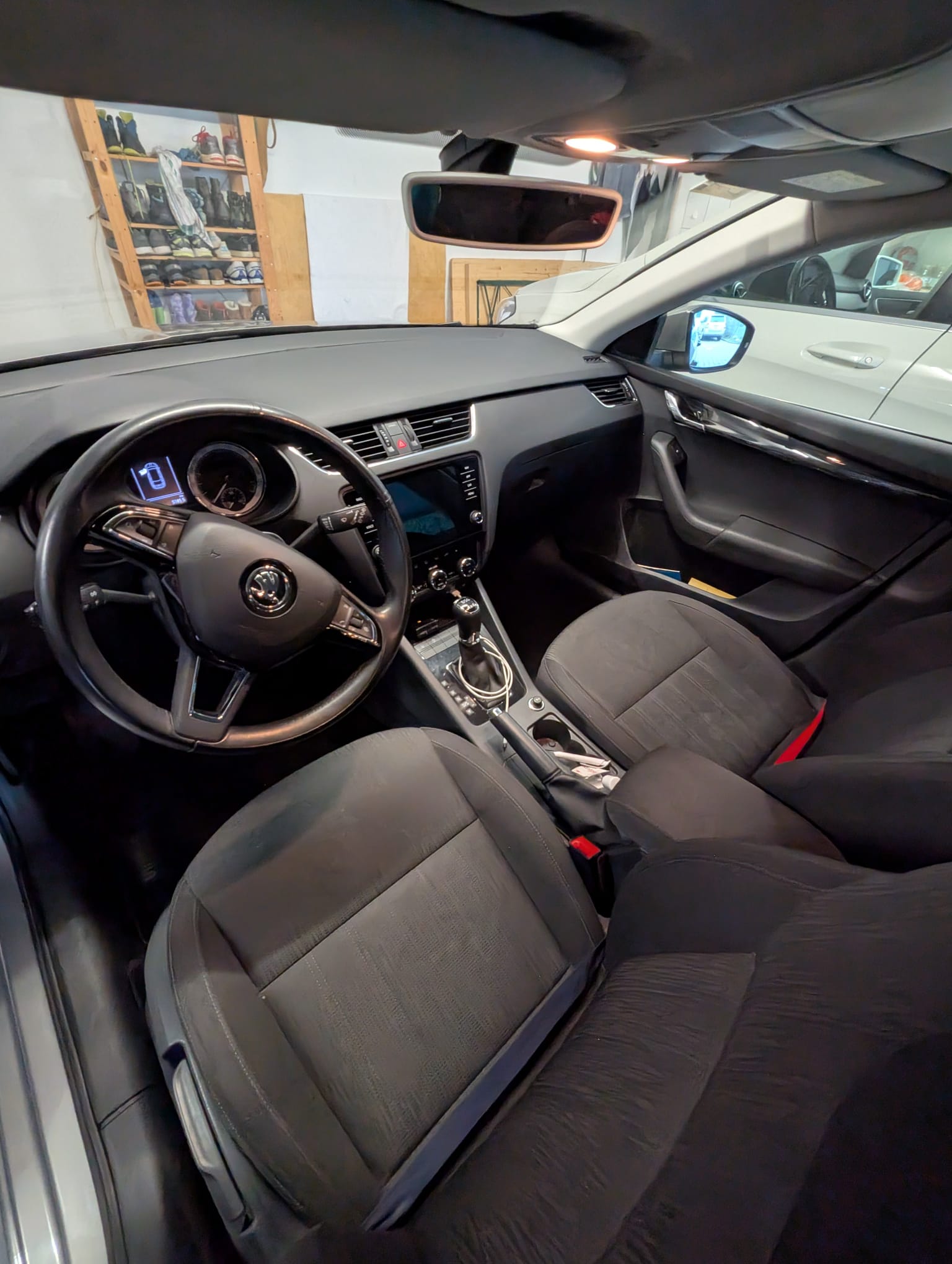 SKODA 1.8 TSI Style 4x4 DSG-image-2