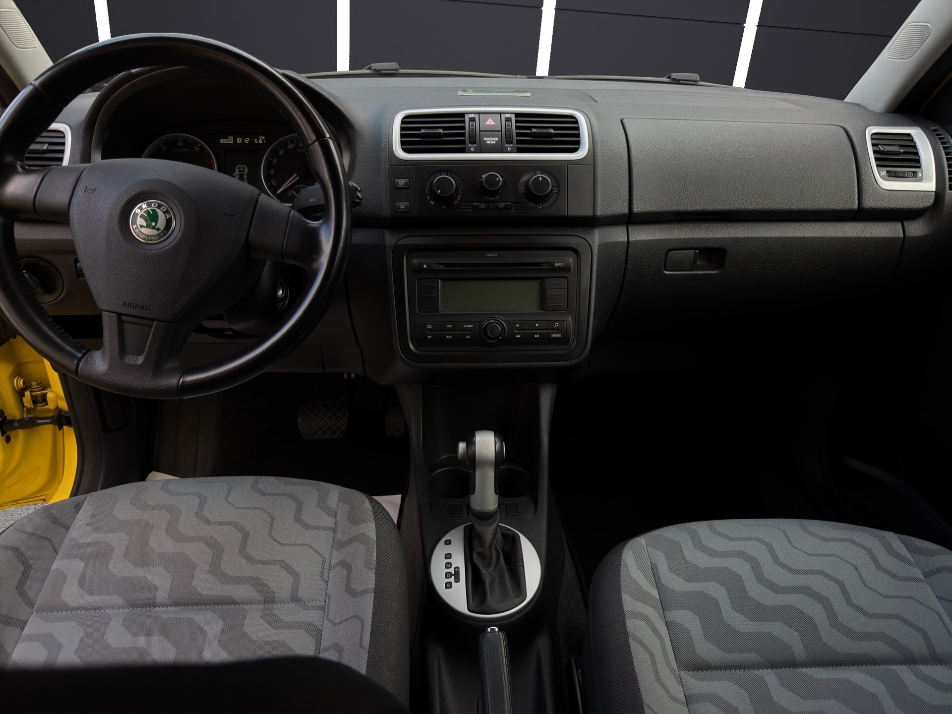 SKODA Fabia 1.6 Classic Tiptronic-image-12