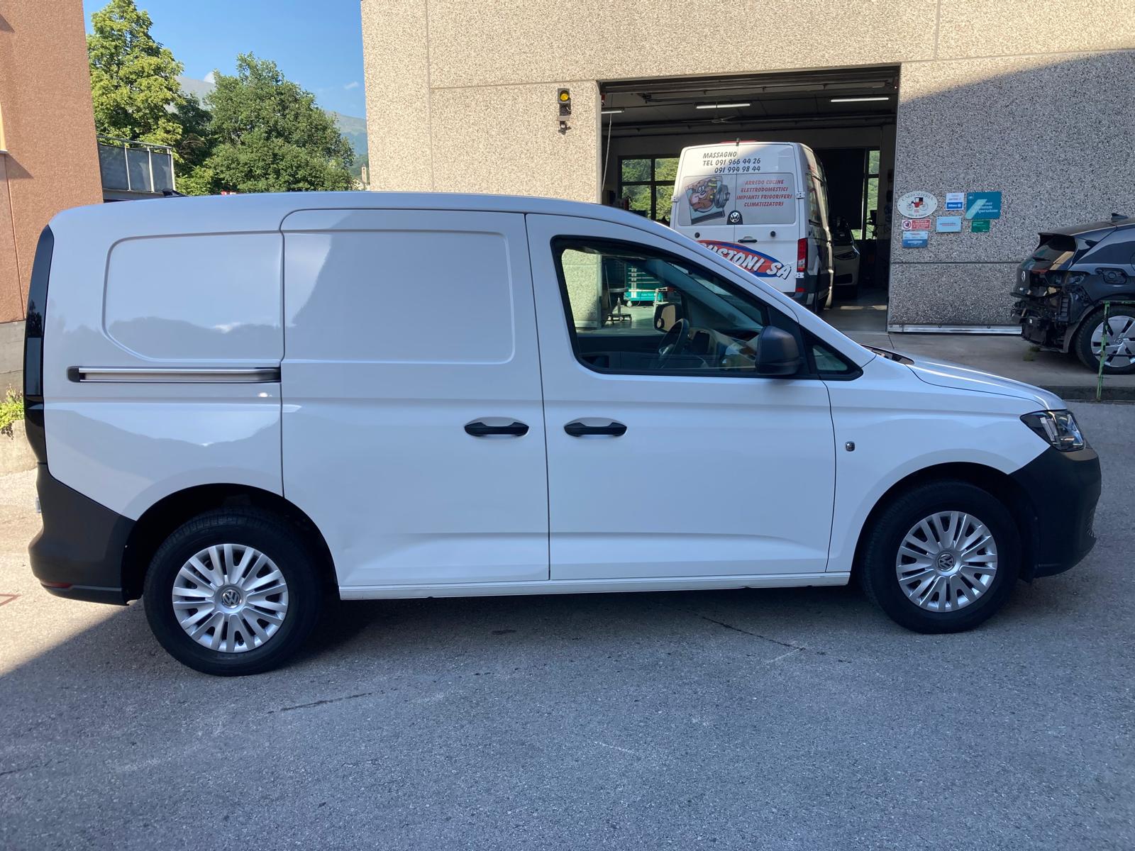 VW Caddy Cargo 2.0TDI Entry-image-2