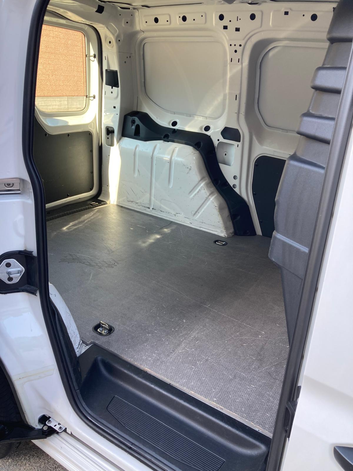 VW Caddy Cargo 2.0TDI Entry-image-12