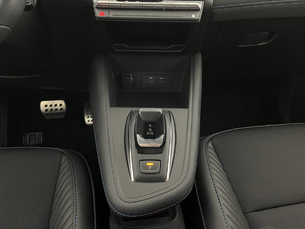 RENAULT Captur 1.8 E-Tech esprit Alpine-image-13