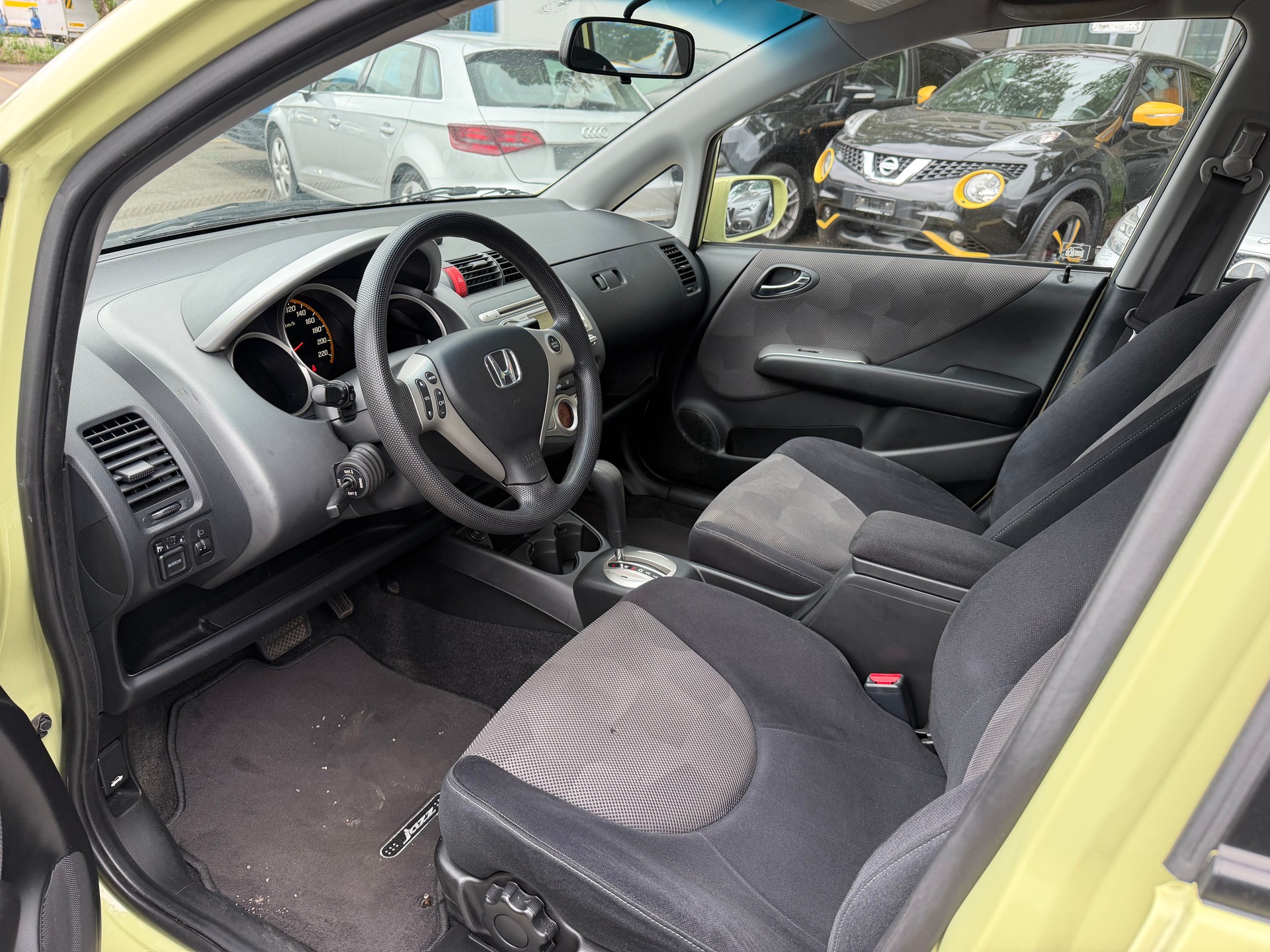HONDA Jazz 1.4i LS Formula 1 CVT-image-9
