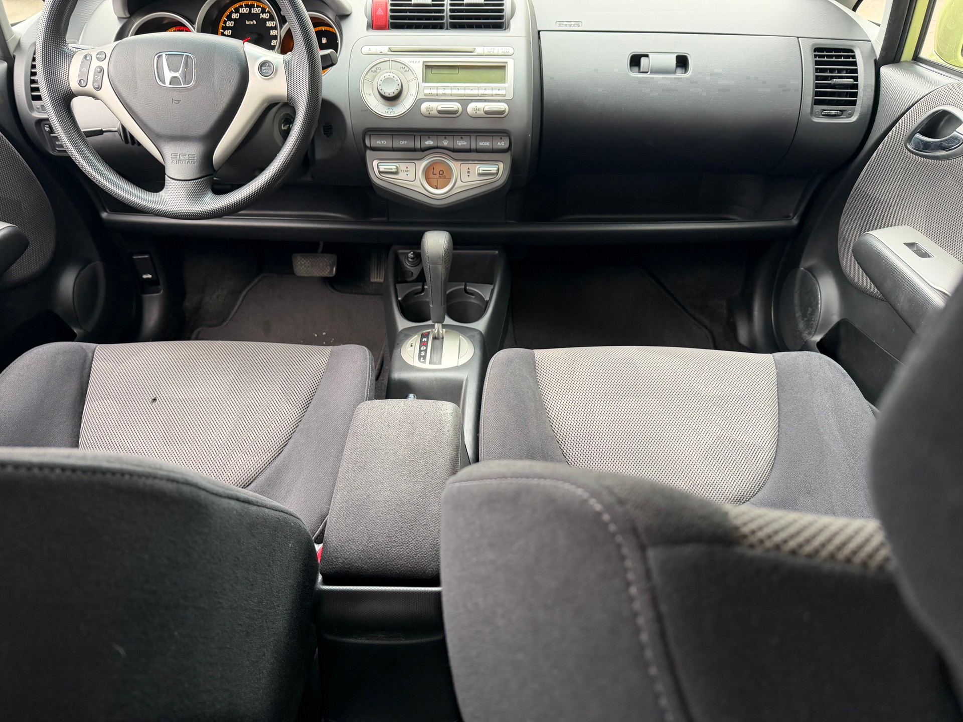 HONDA Jazz 1.4i LS Formula 1 CVT-image-8