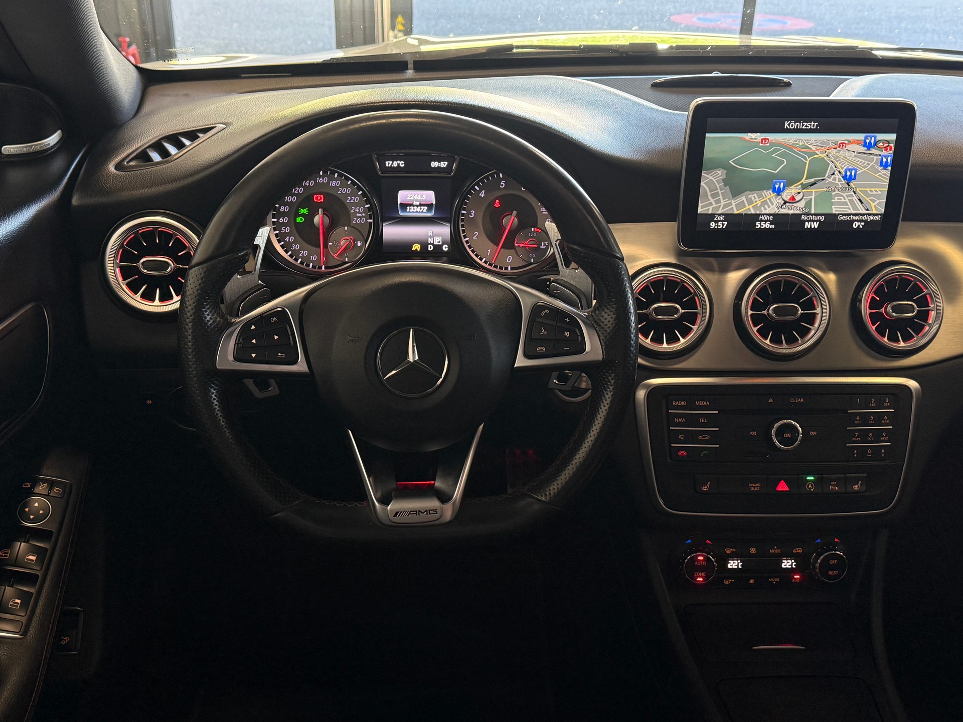 MERCEDES-BENZ CLA 250 AMG Line 7G-DCT 4Matic-image-5