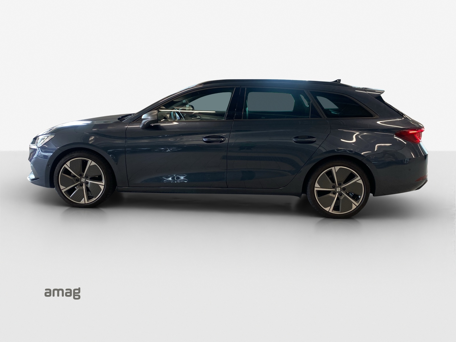 SEAT Leon ST 1.5 eTSI mHEV DSG Hola FR-showroom-element-1