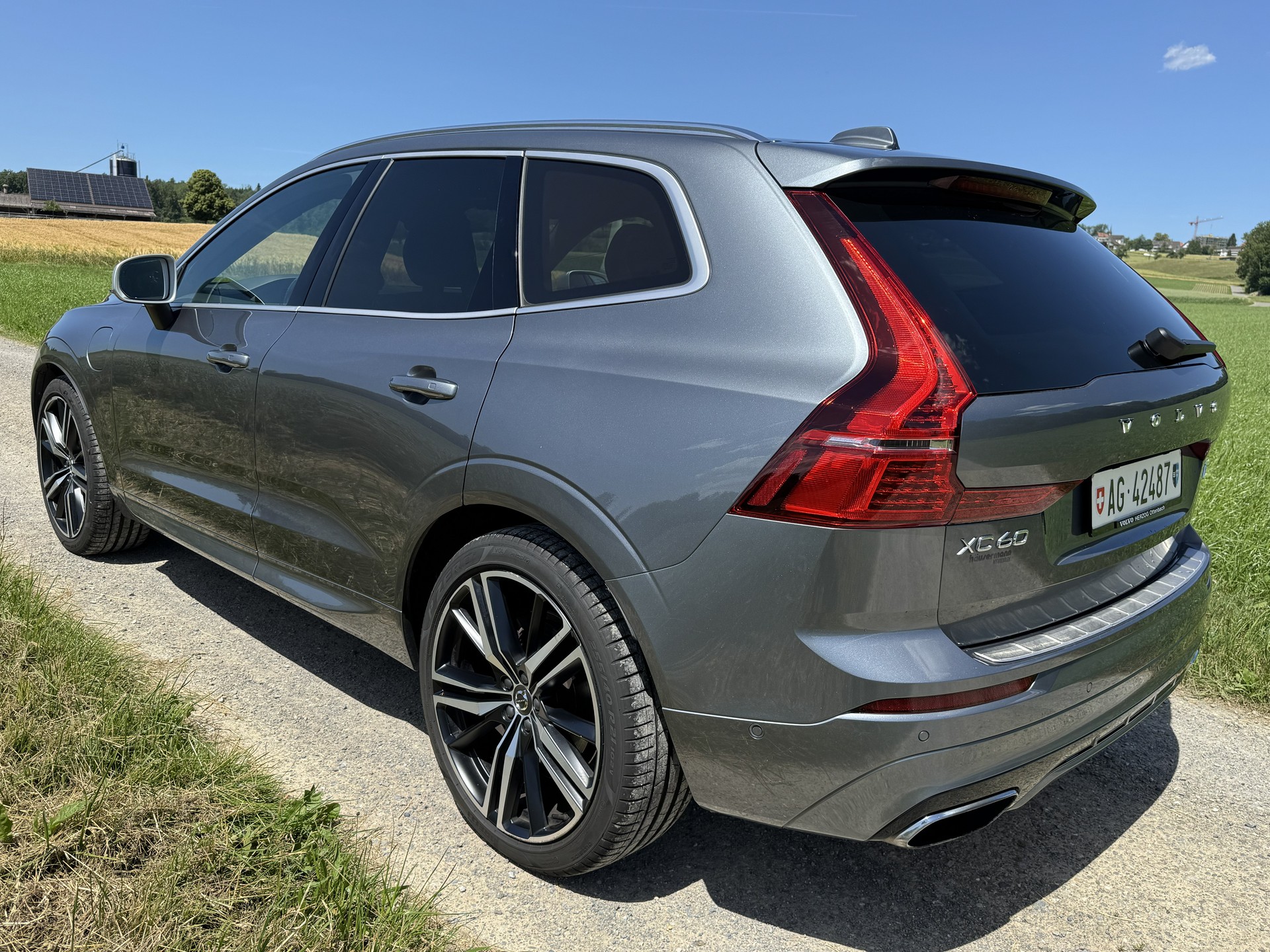 VOLVO 2.0 T8 Twin Engine R-Design AWD-image-1