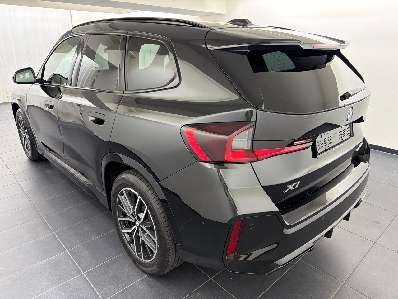 BMW X1 sDrive 18i M Sport-image-1